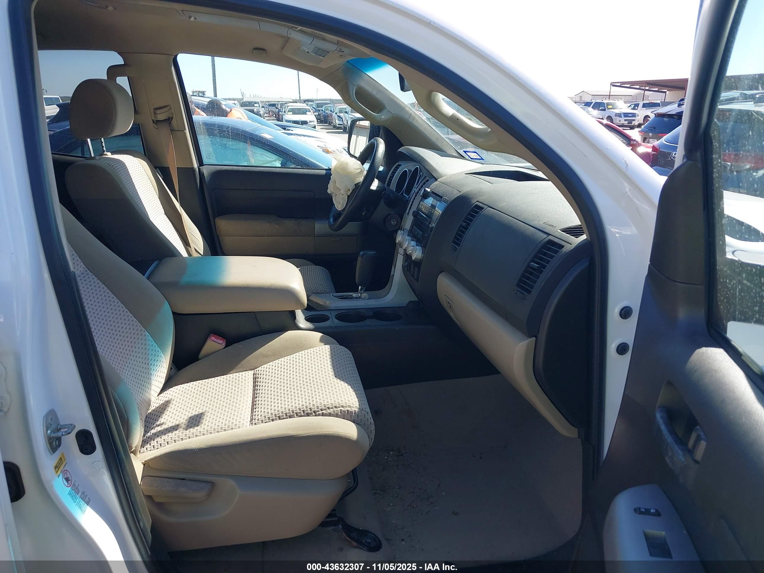 TOYOTA TUNDRA image 5