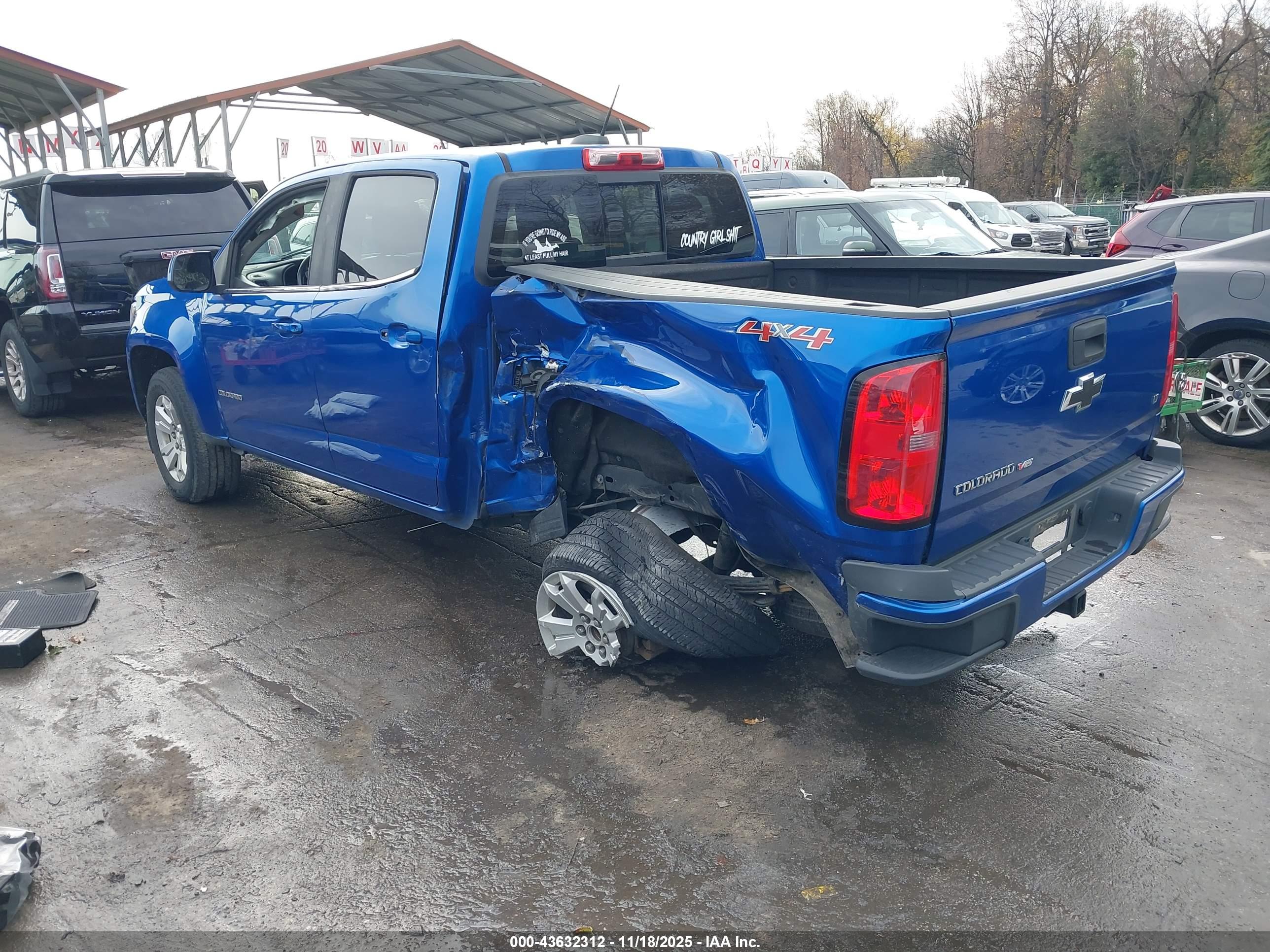 CHEVROLET COLORADO image 3