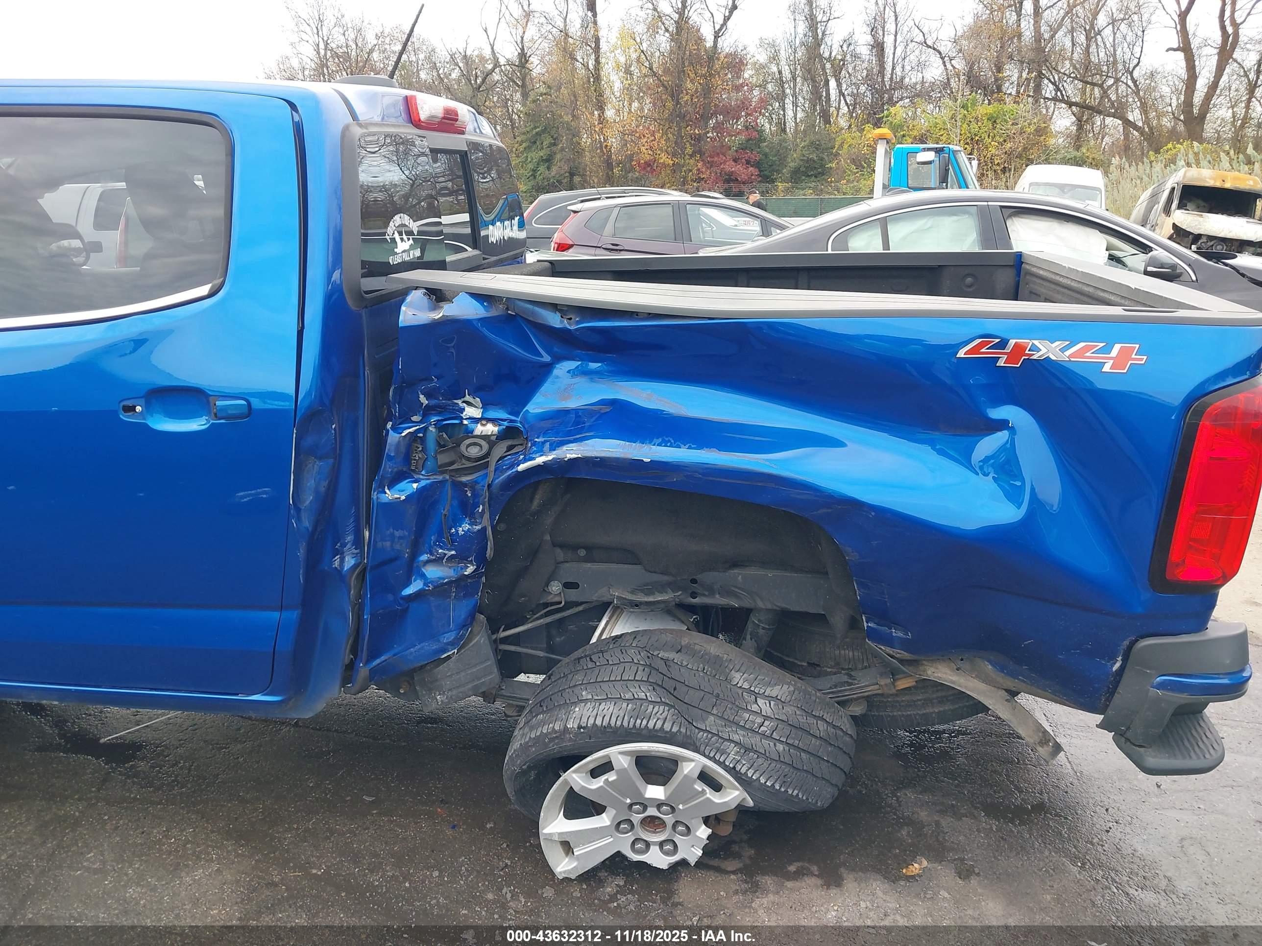 CHEVROLET COLORADO image 6