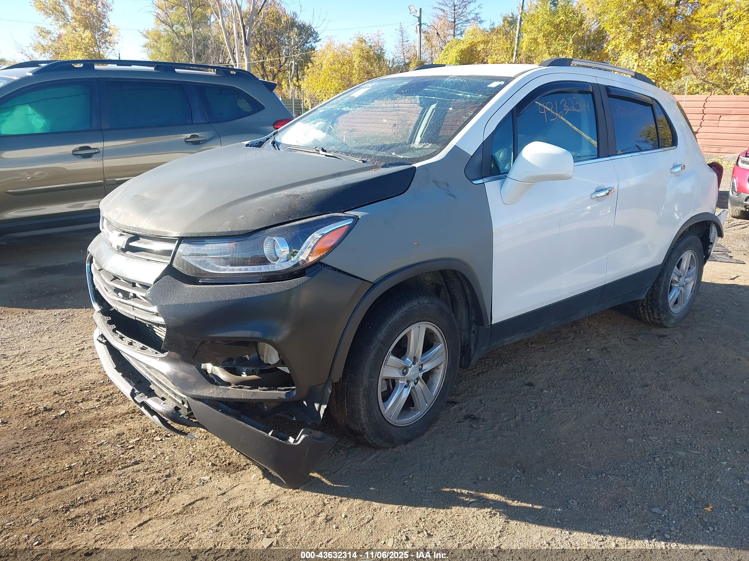 CHEVROLET TRAX image 2