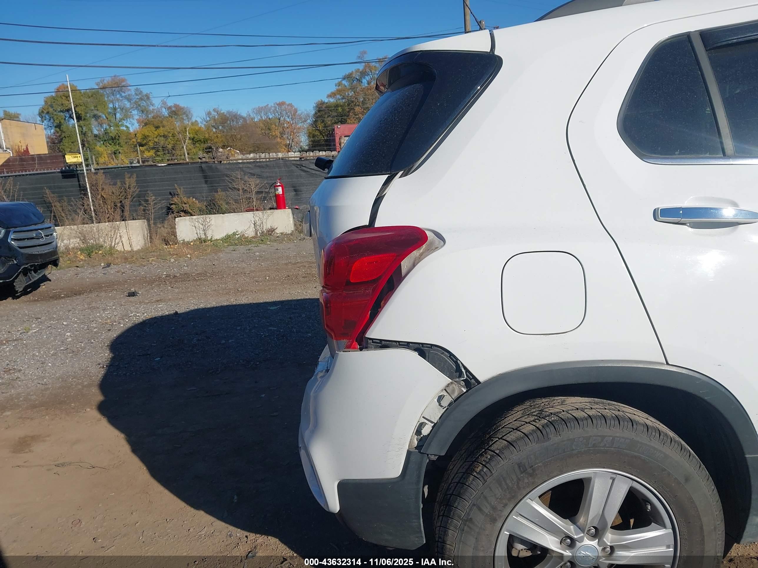CHEVROLET TRAX image 6