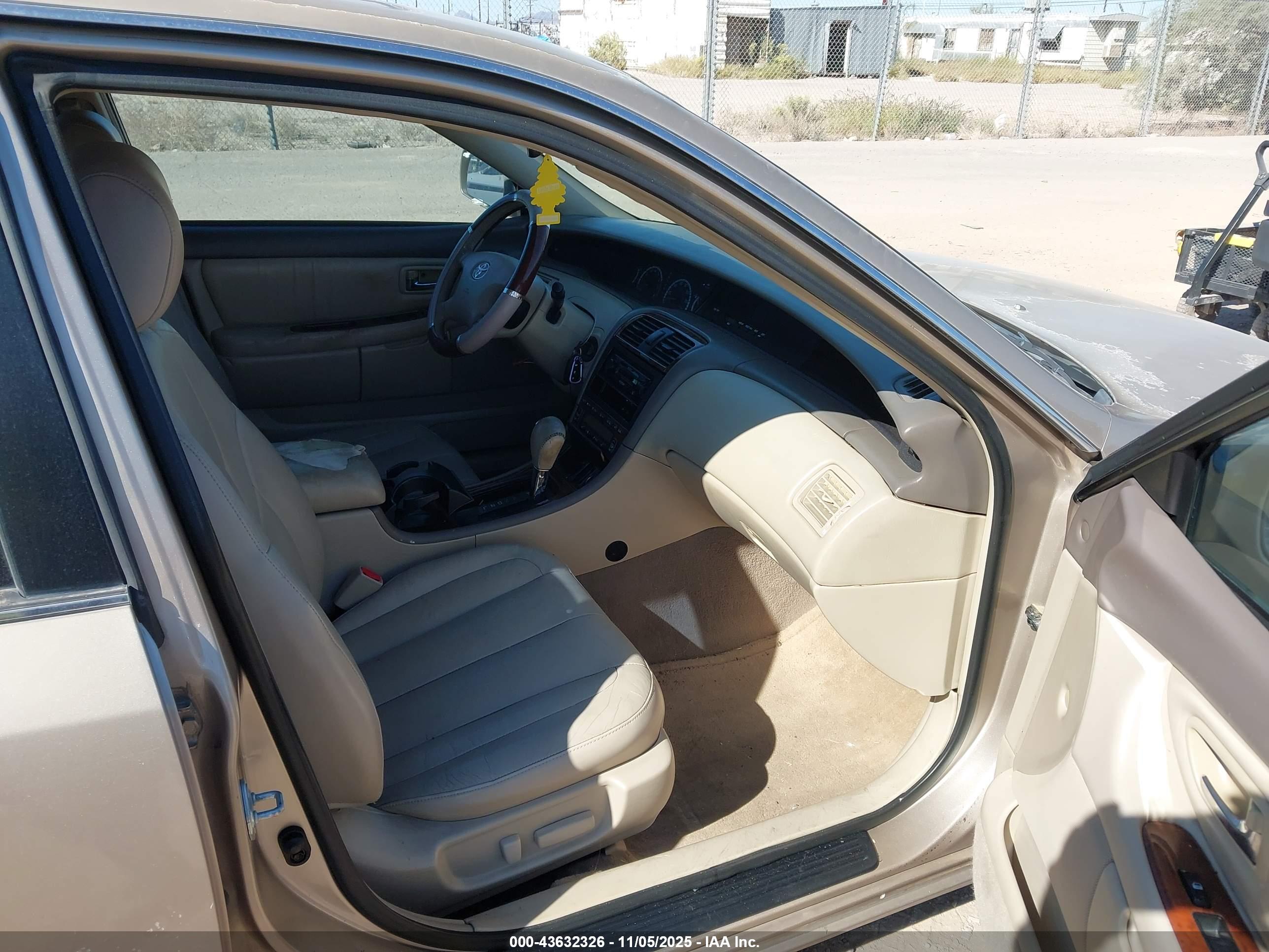TOYOTA AVALON image 5