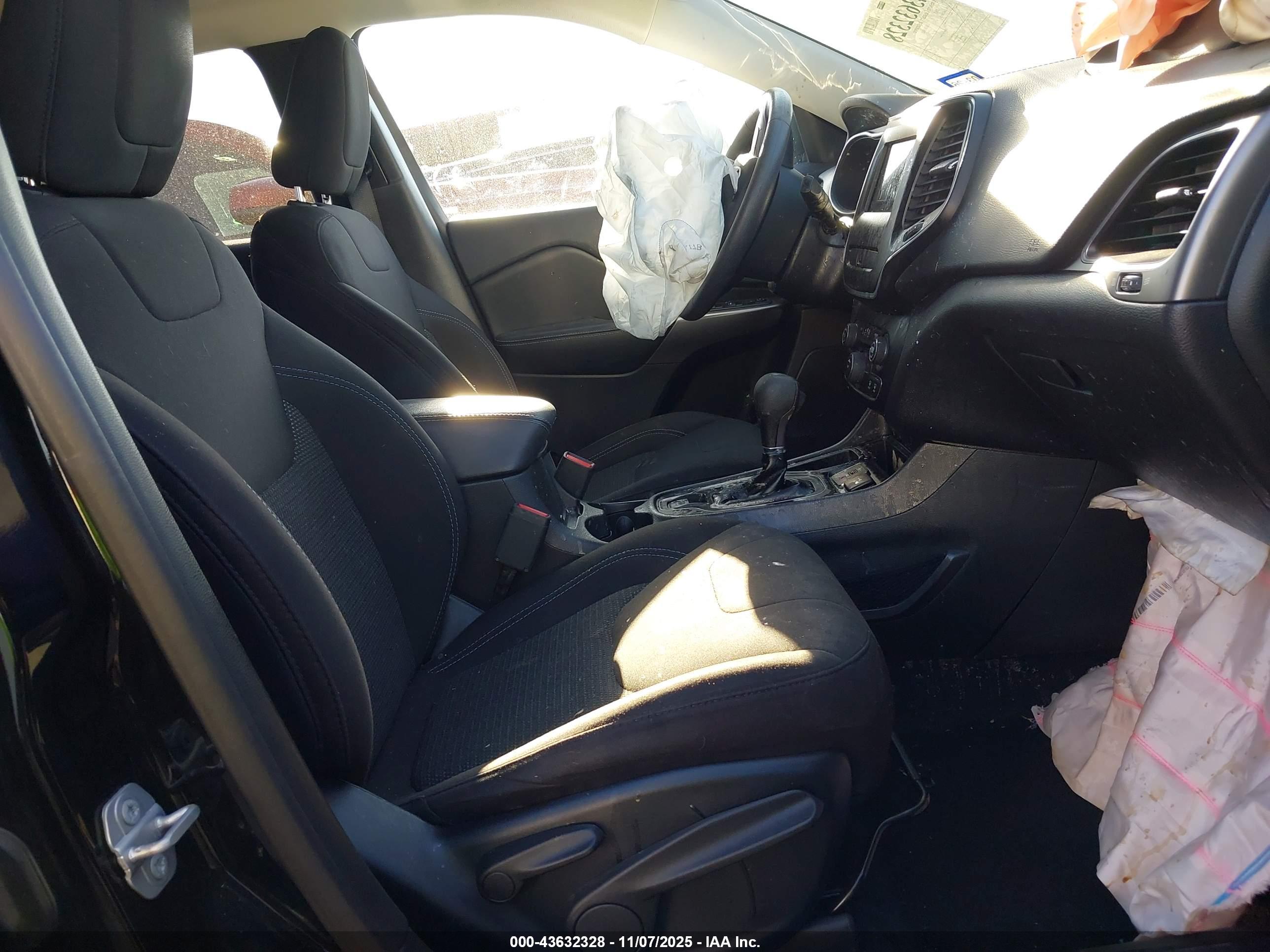 JEEP CHEROKEE image 5