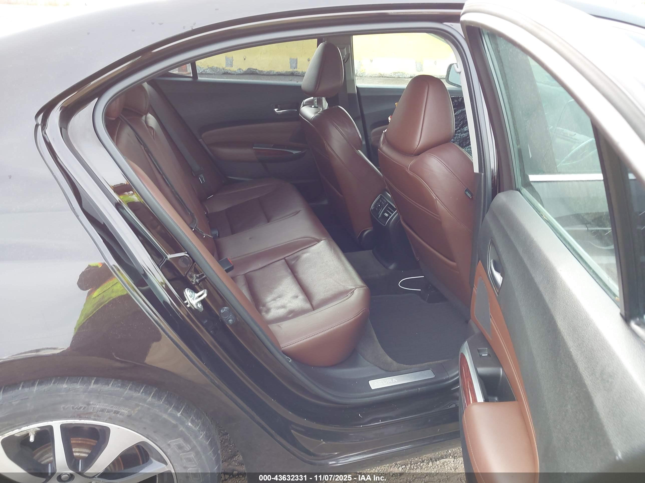 ACURA TLX image 8