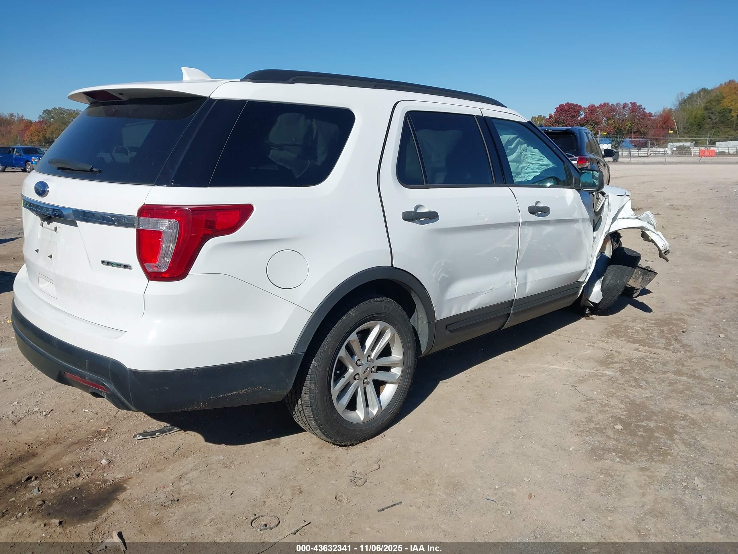 FORD EXPLORER image 4
