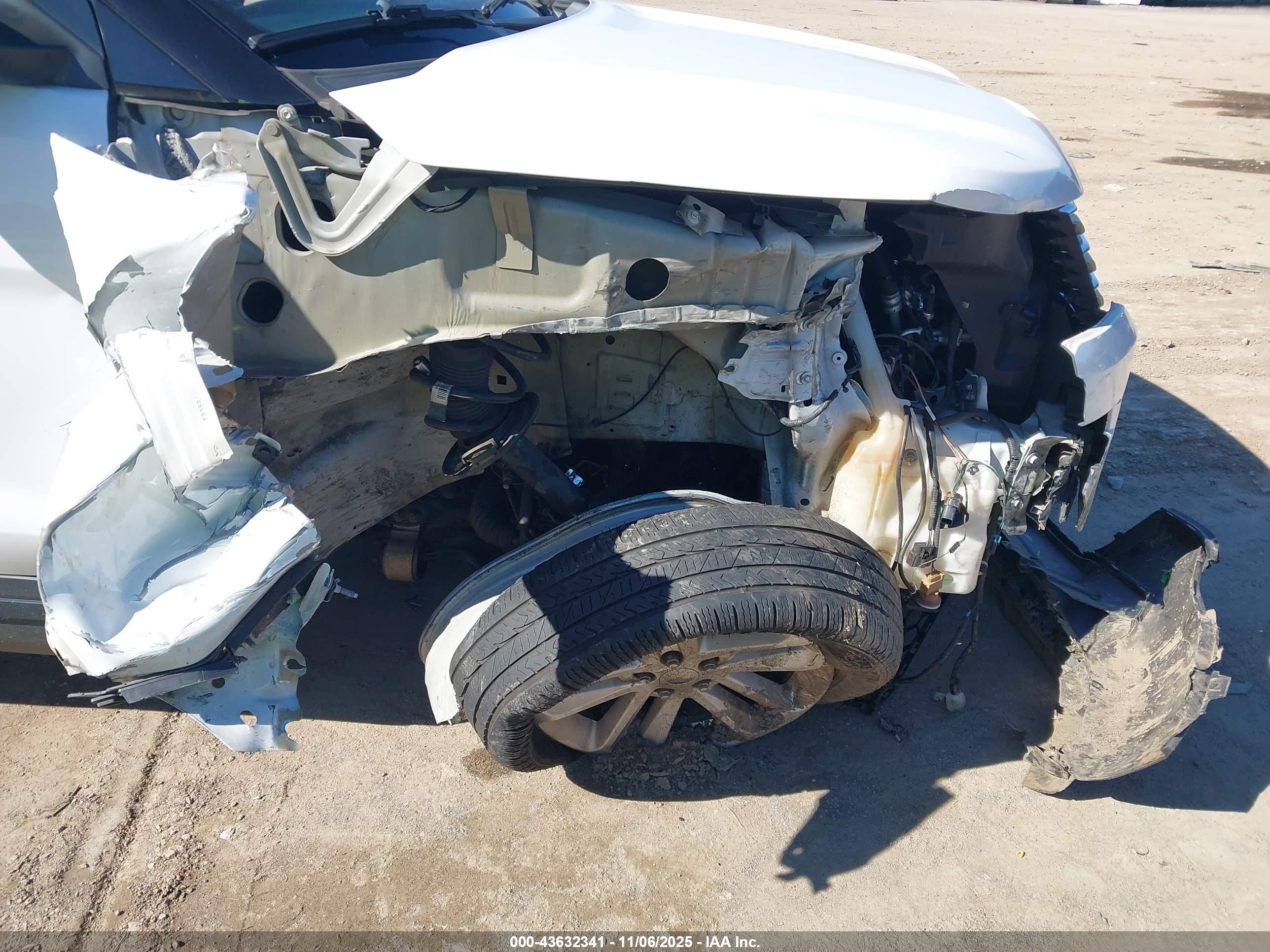 FORD EXPLORER image 6
