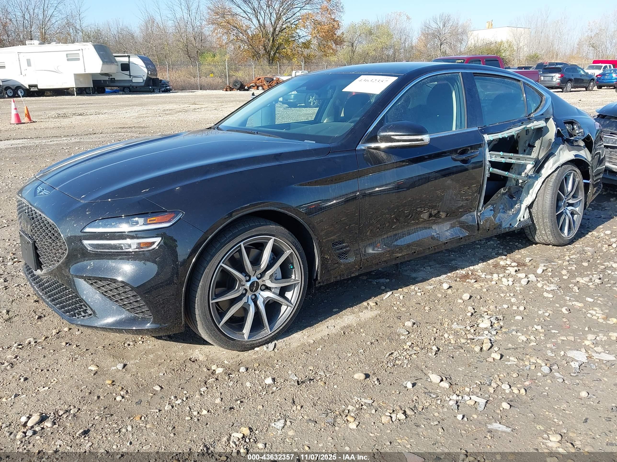 GENESIS G70 image 2