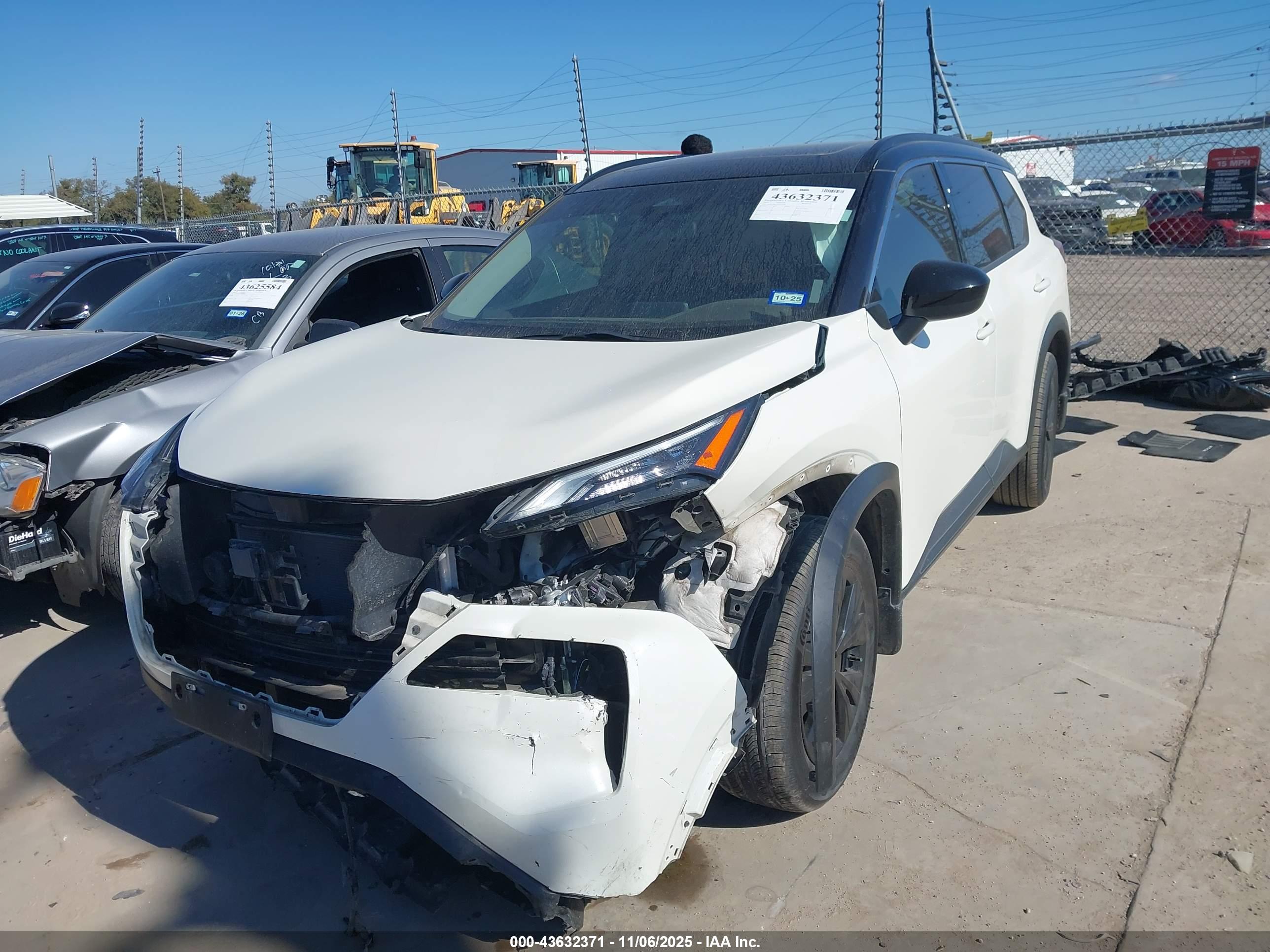 NISSAN ROGUE image 2