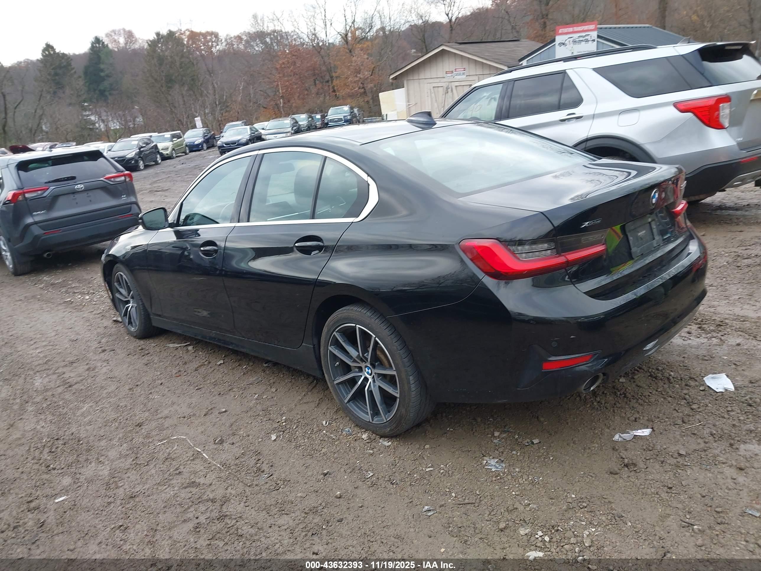 BMW 330I image 3
