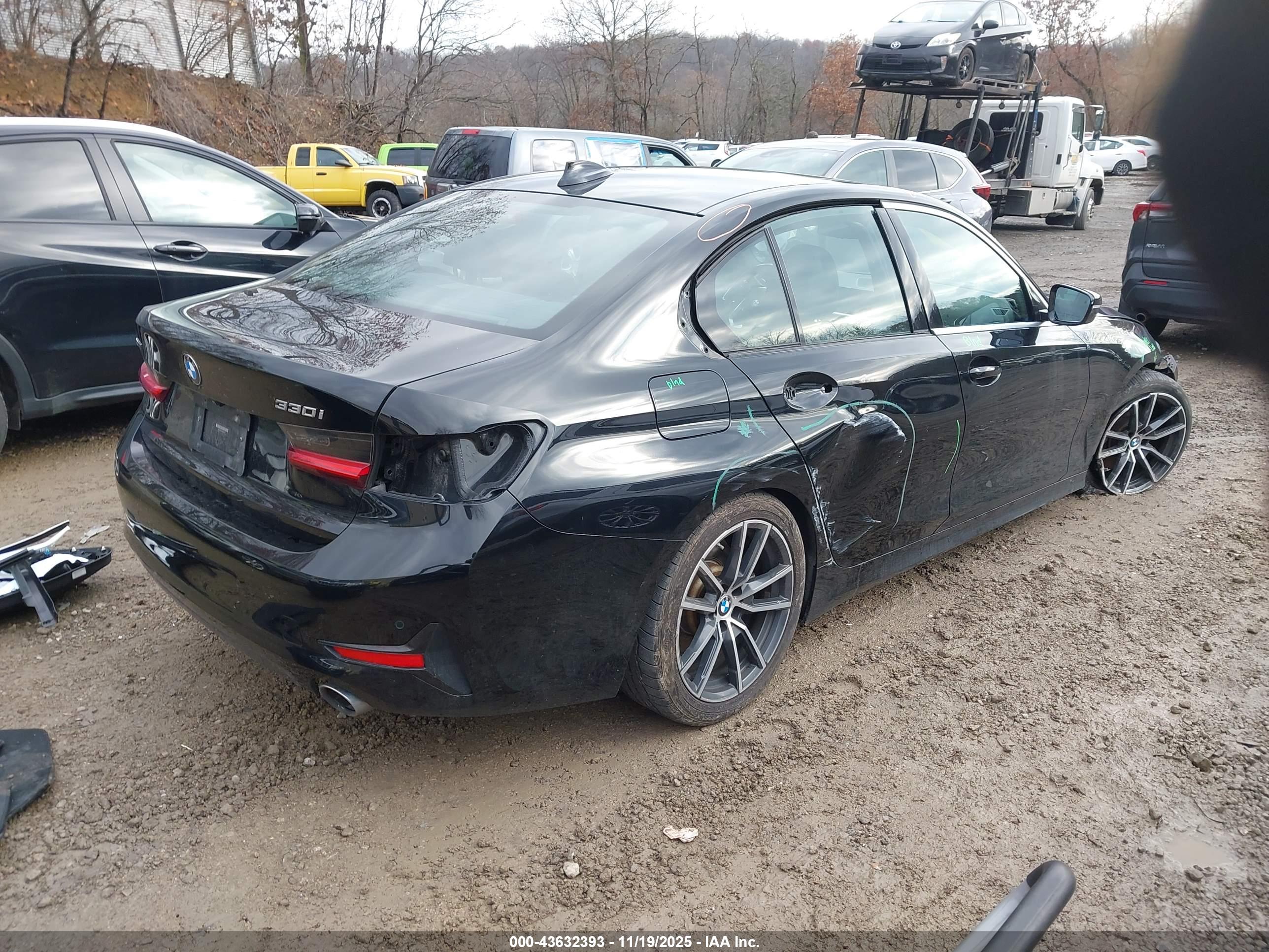 BMW 330I image 4
