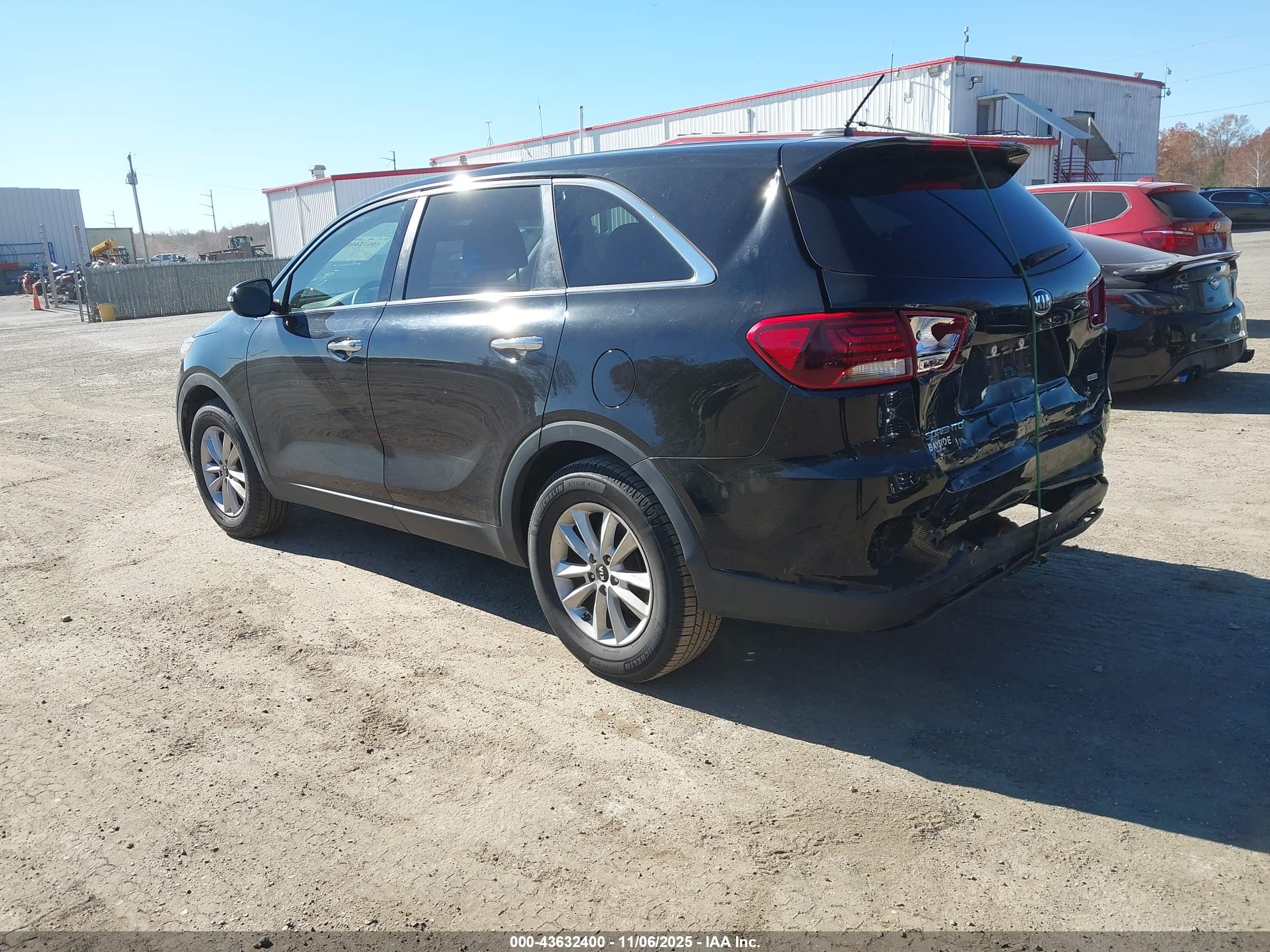 KIA SORENTO image 3