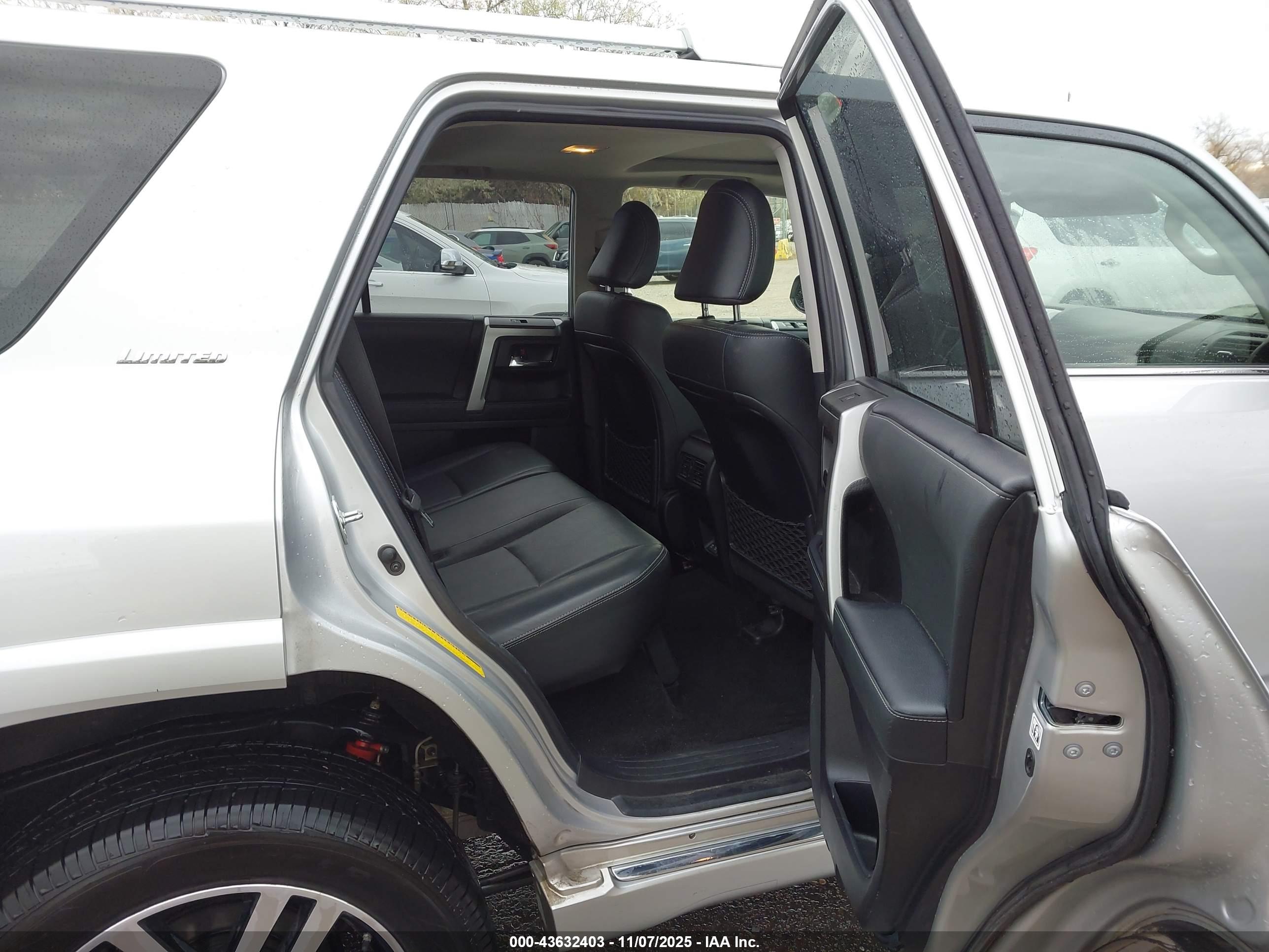 TOYOTA 4RUNNER image 8
