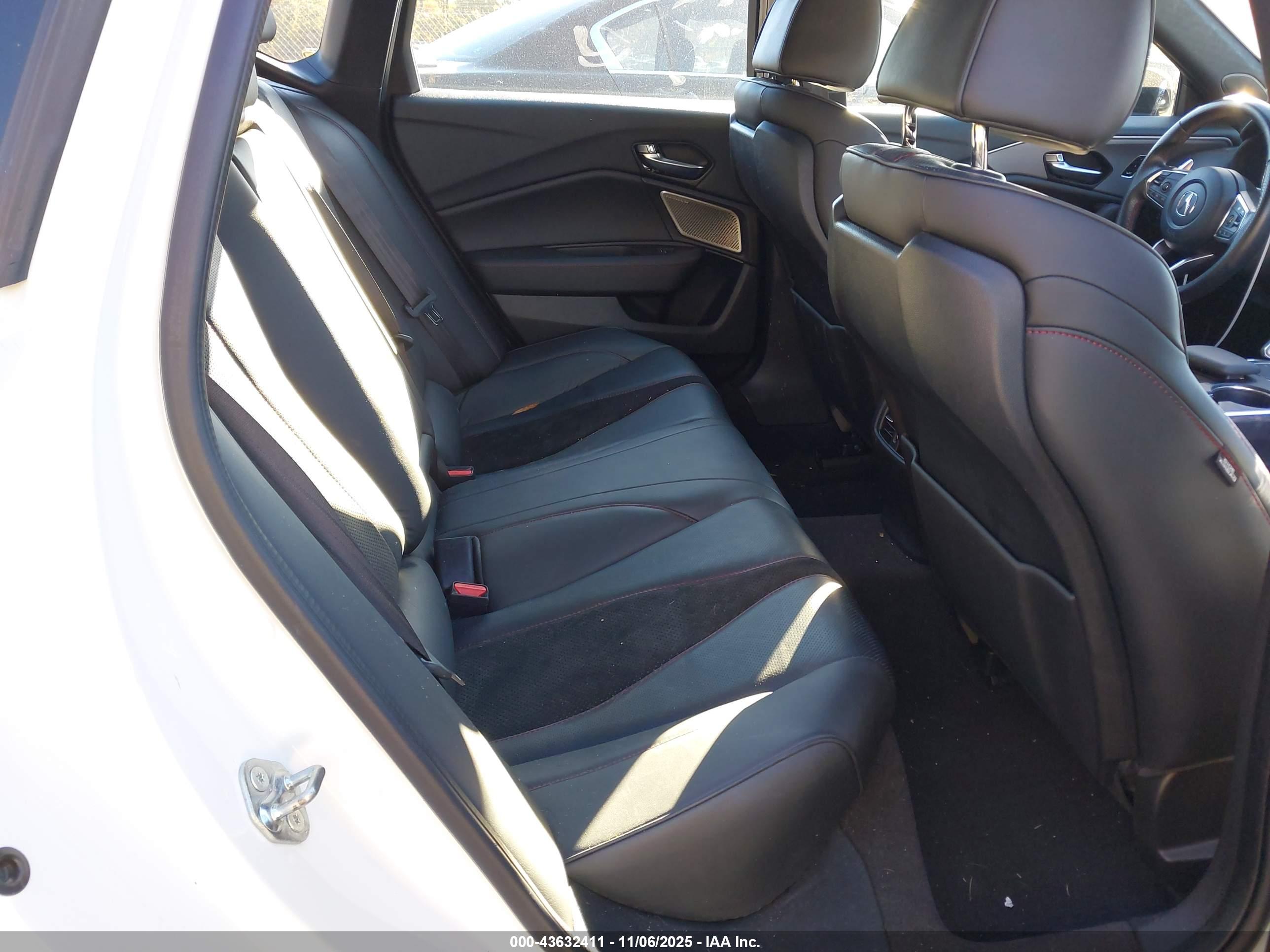 ACURA TLX image 8