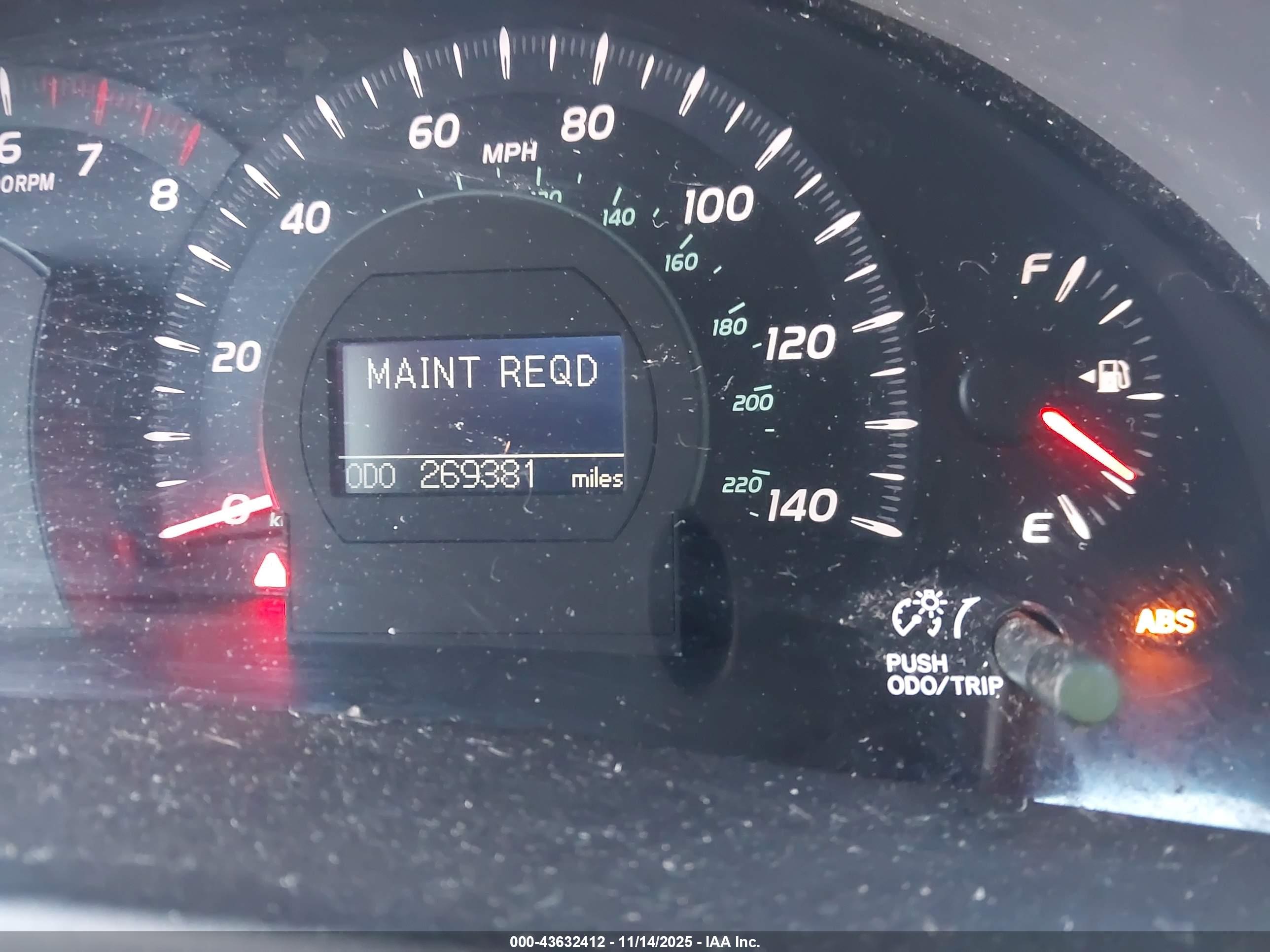 TOYOTA CAMRY image 7