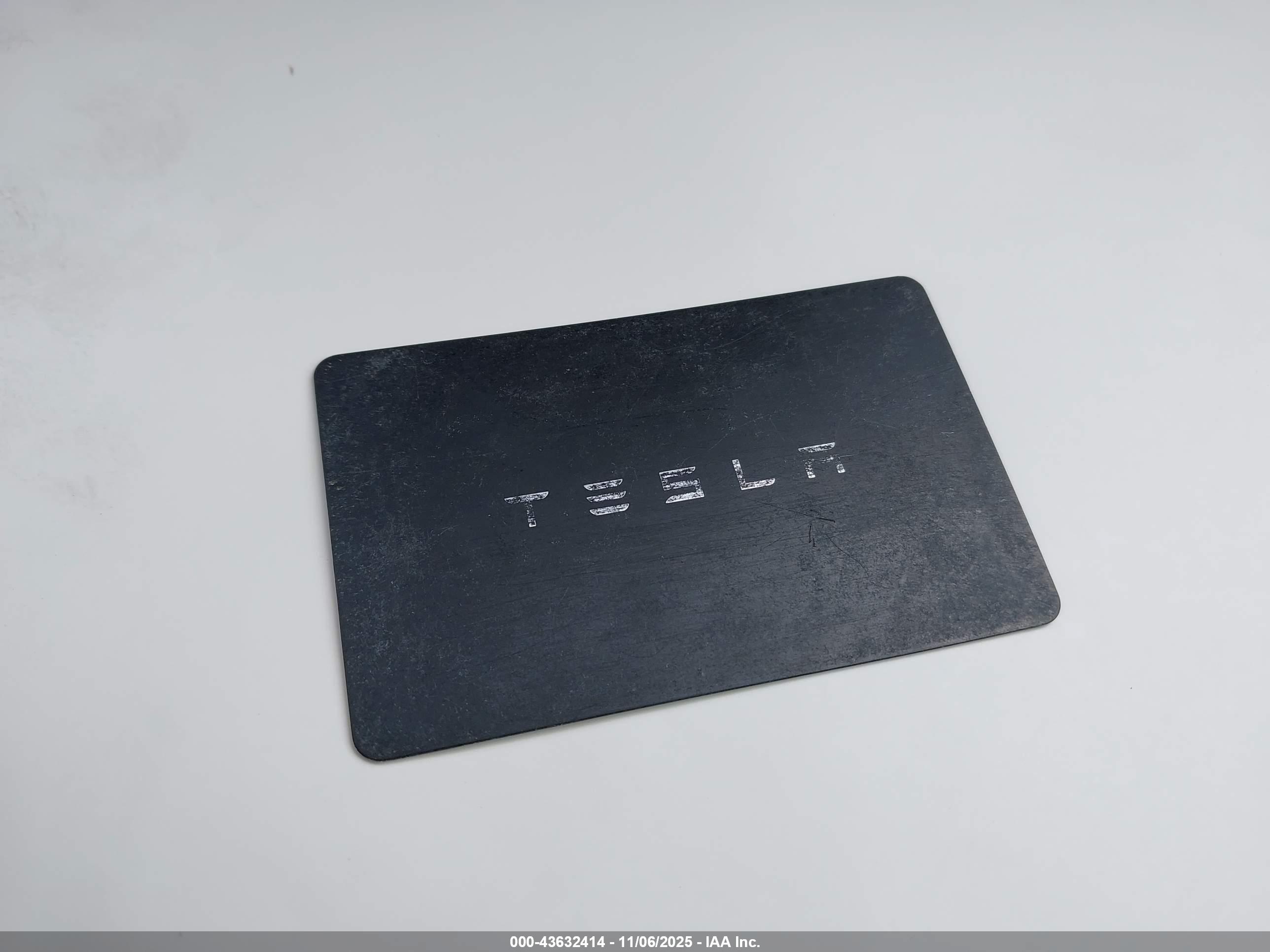 TESLA MODEL image 11