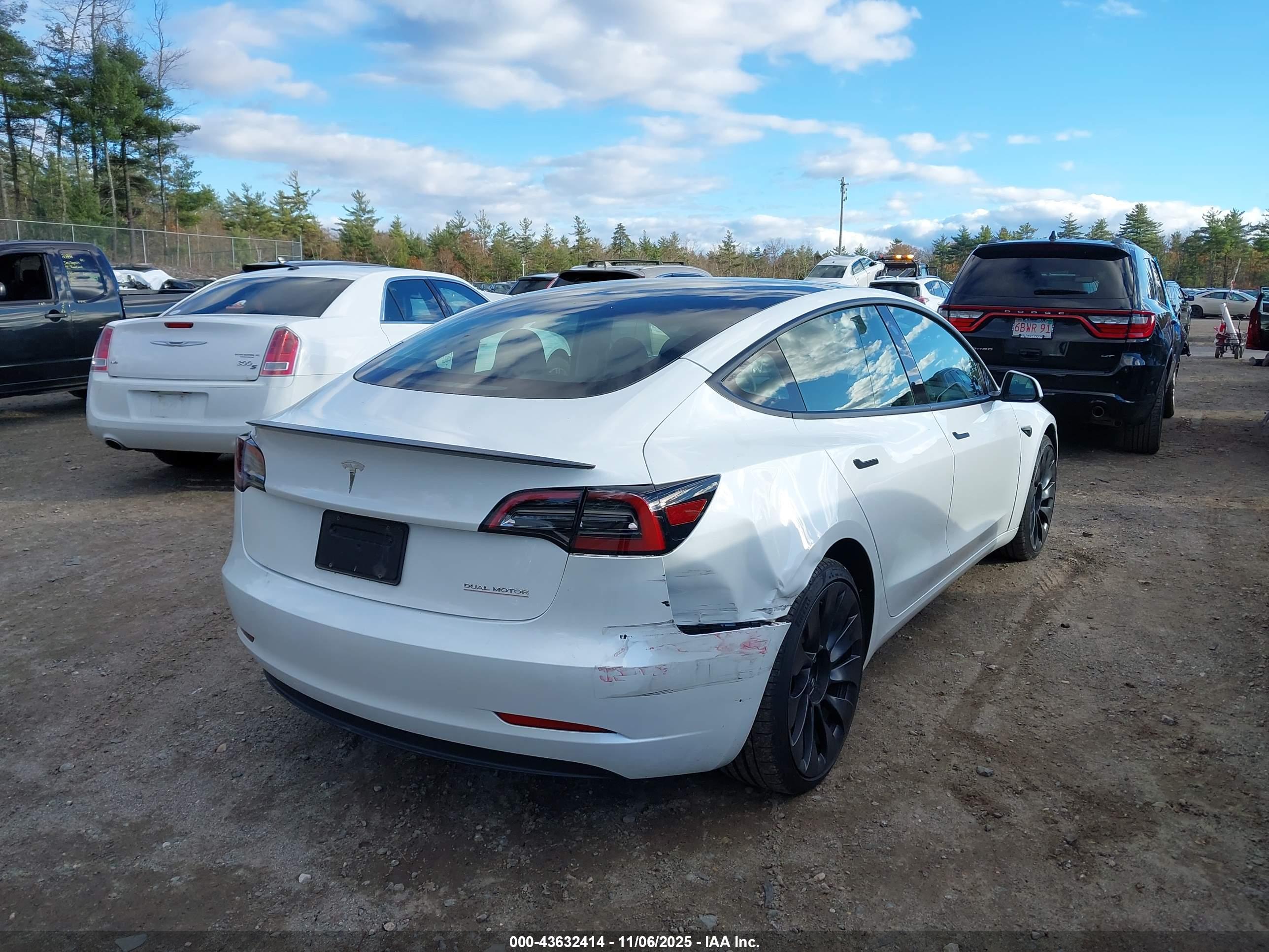 TESLA MODEL image 4