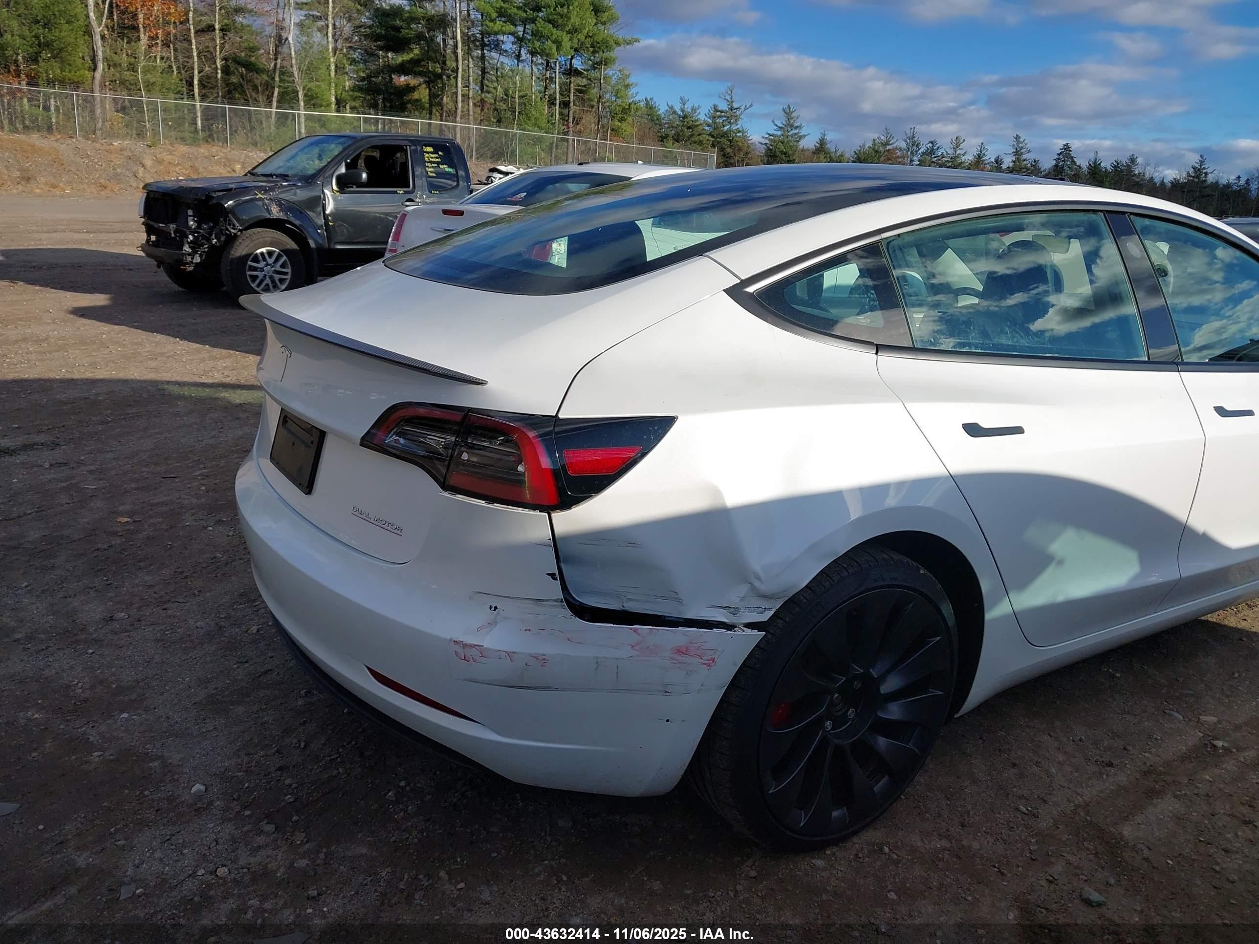 TESLA MODEL image 6