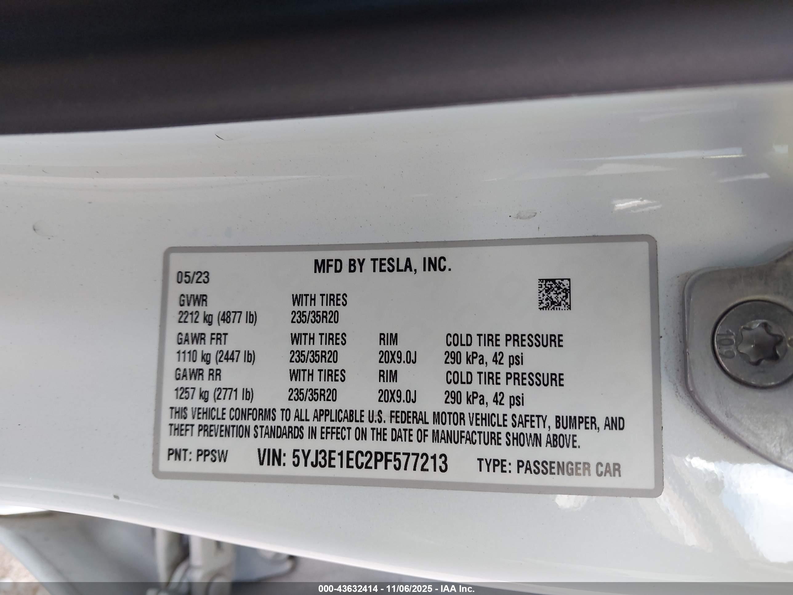 TESLA MODEL image 9
