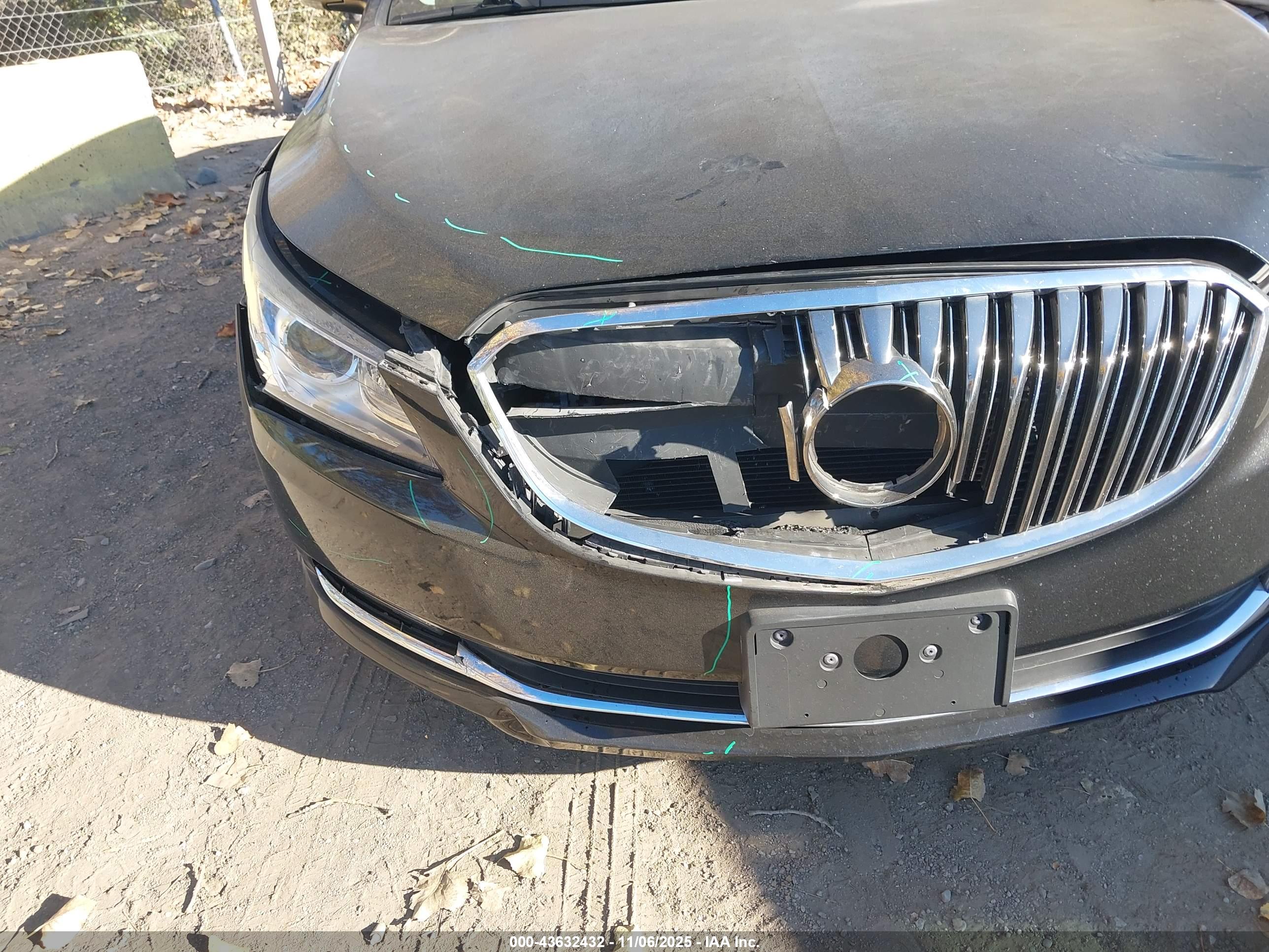 BUICK LACROSSE image 6