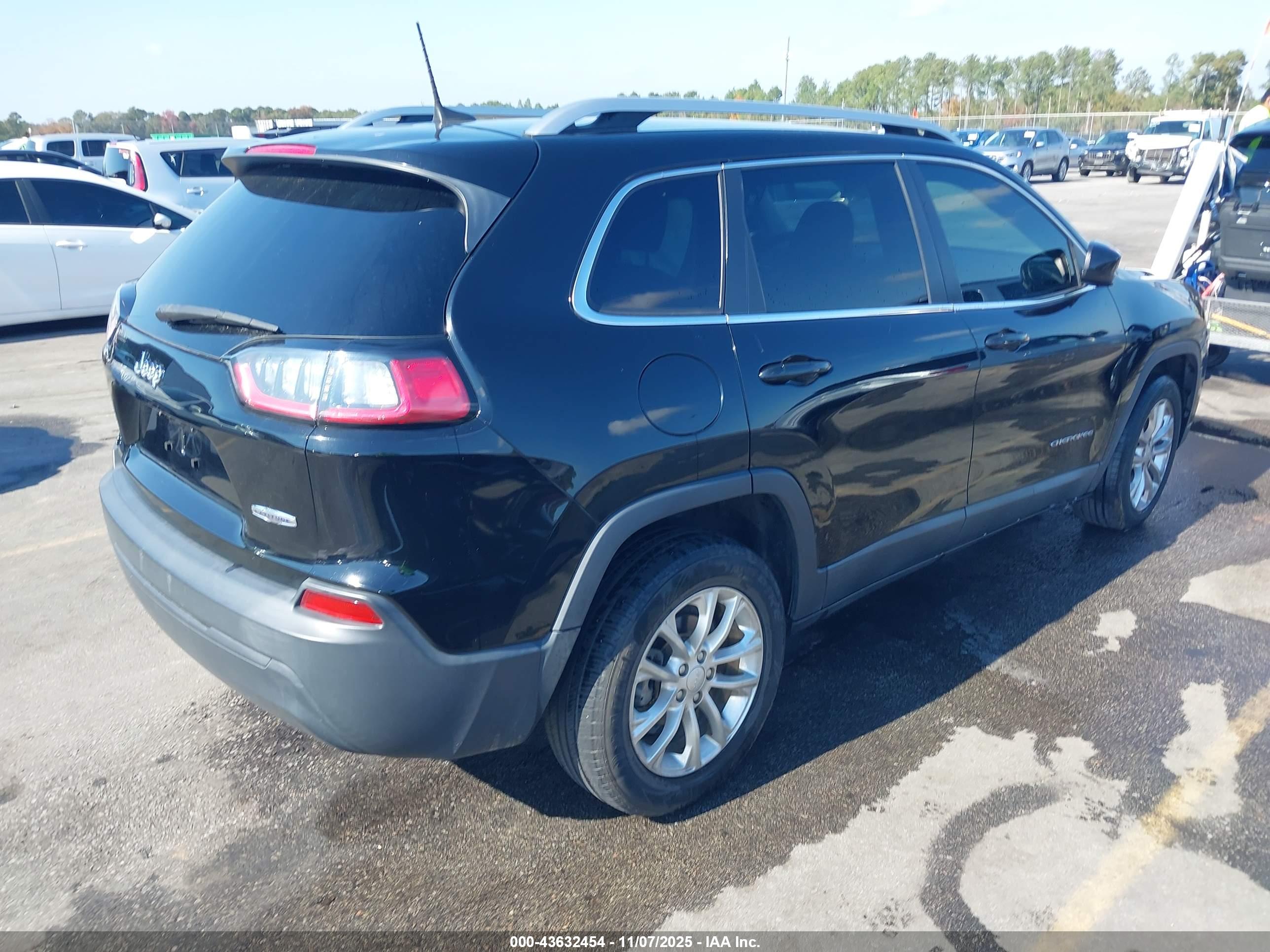 JEEP CHEROKEE image 4
