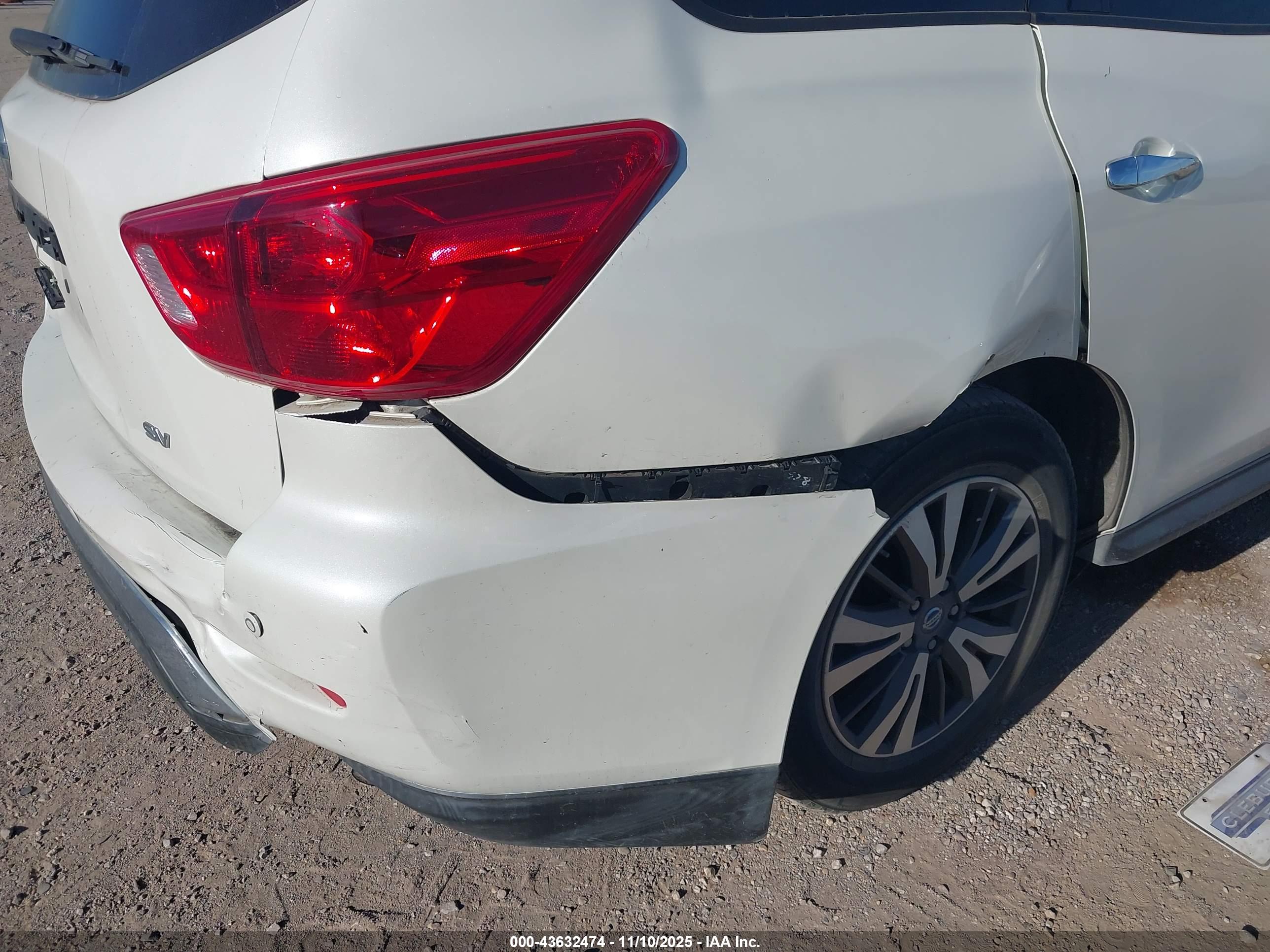 NISSAN PATHFINDER image 6