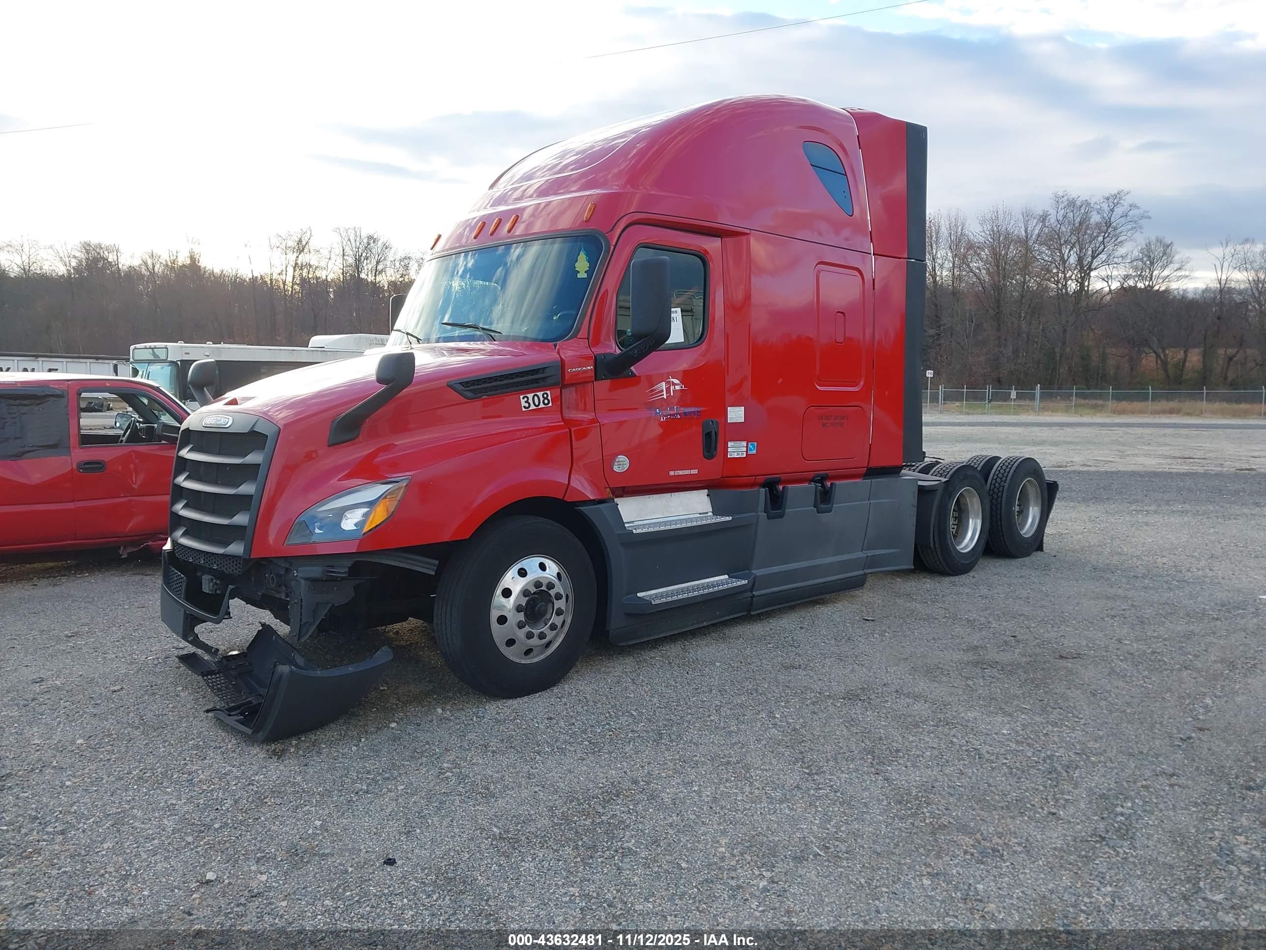 FREIGHTLINER NEW image 2