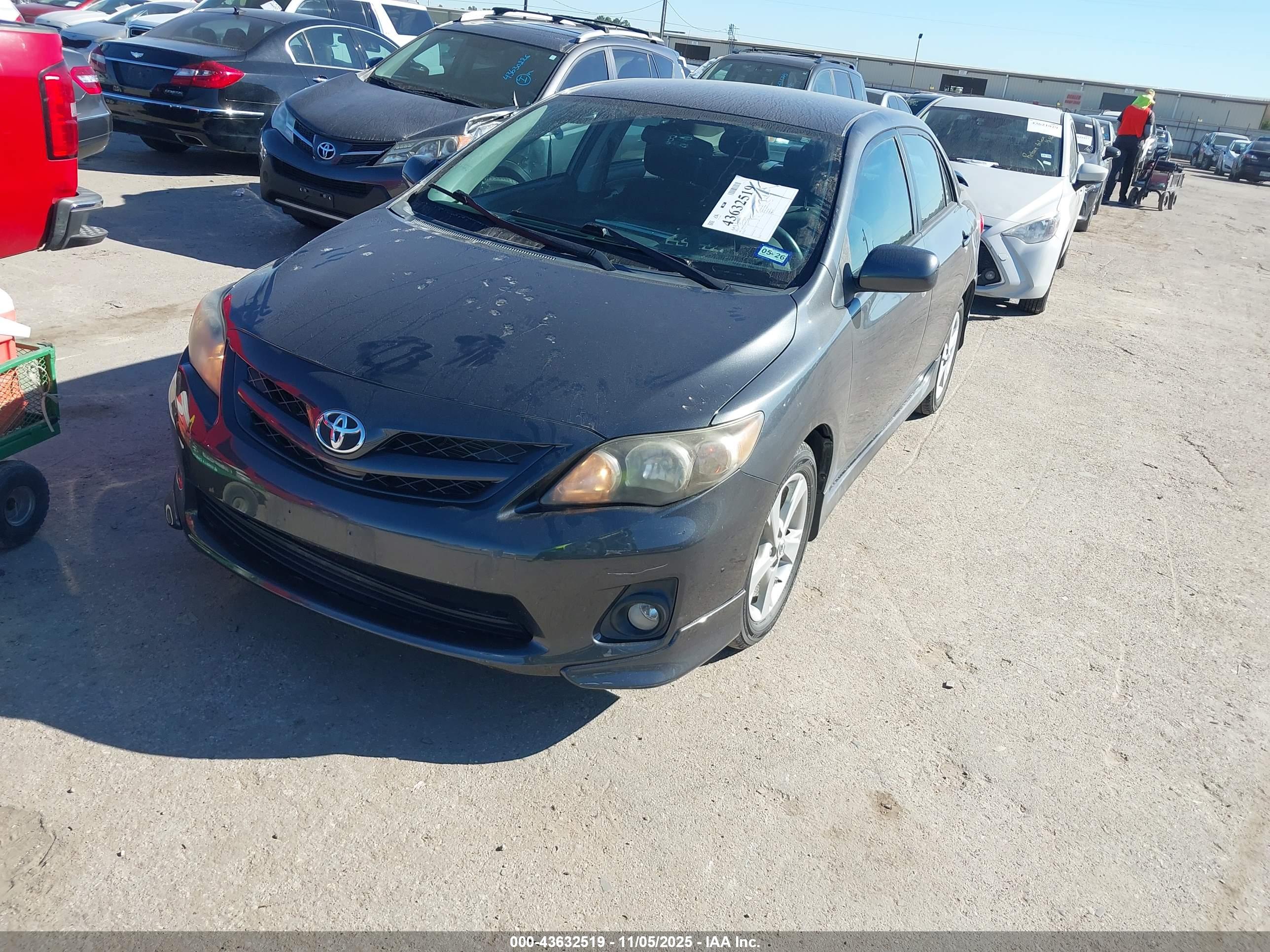 TOYOTA COROLLA image 2