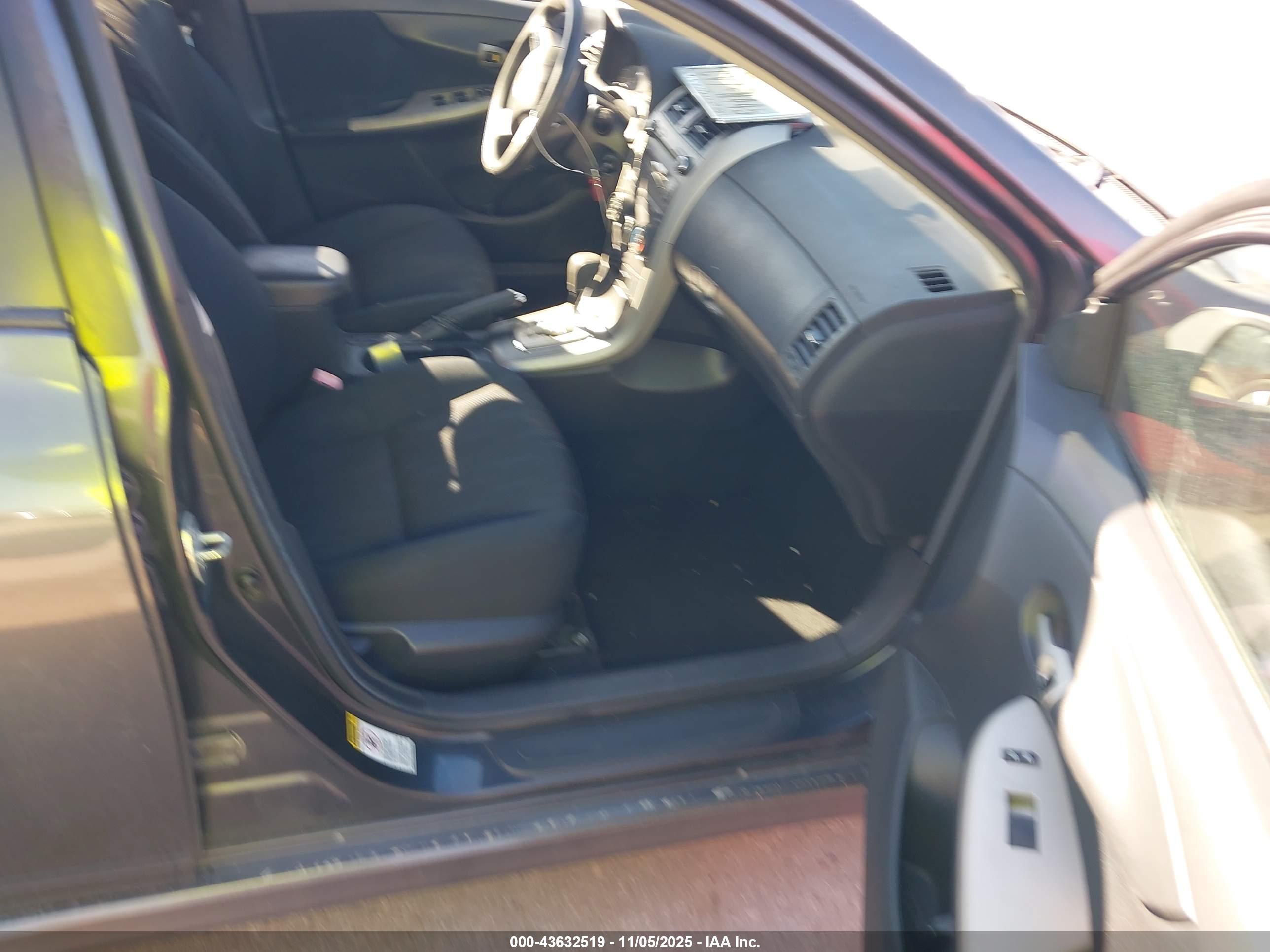 TOYOTA COROLLA image 5