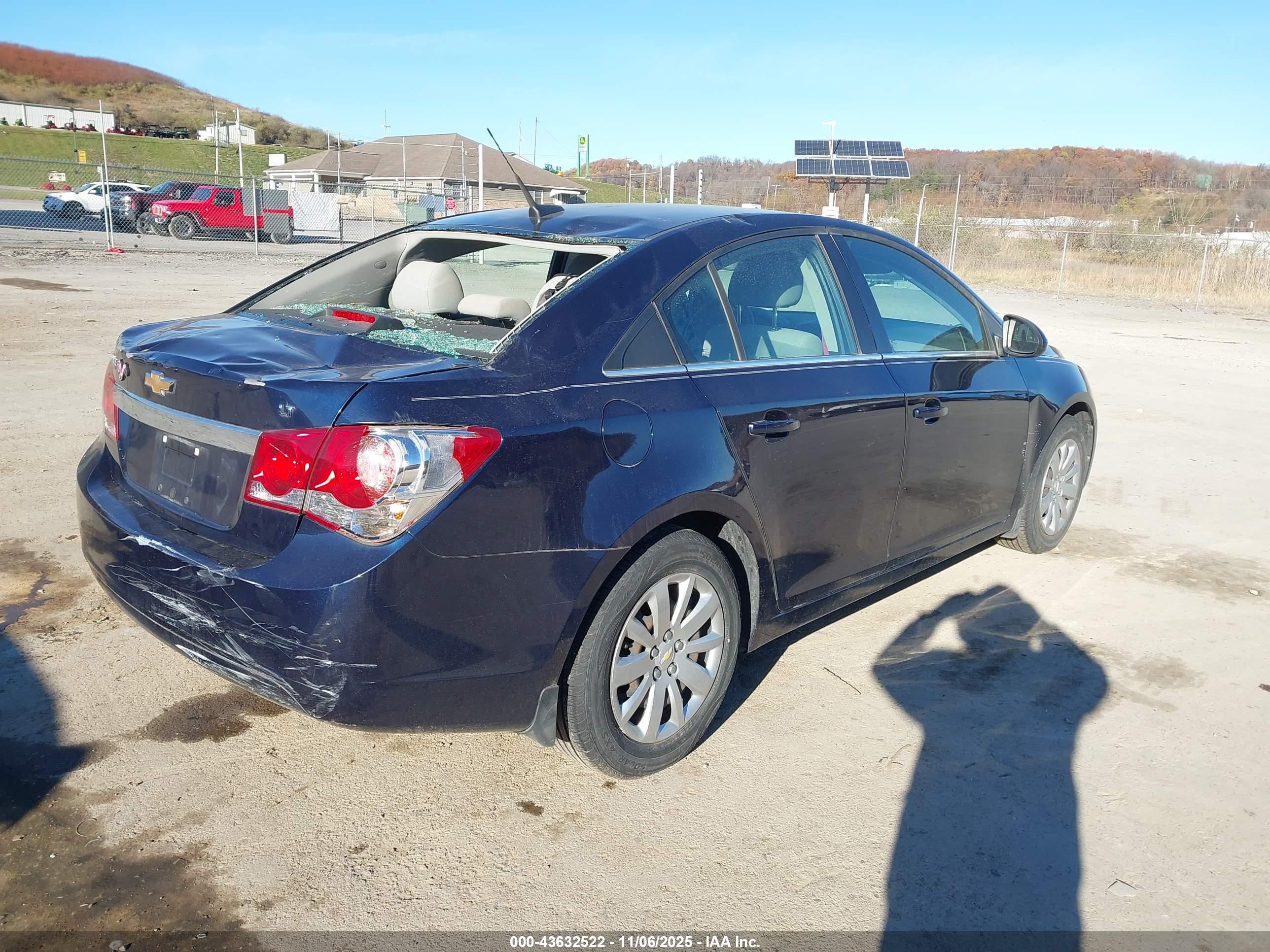 CHEVROLET CRUZE image 4