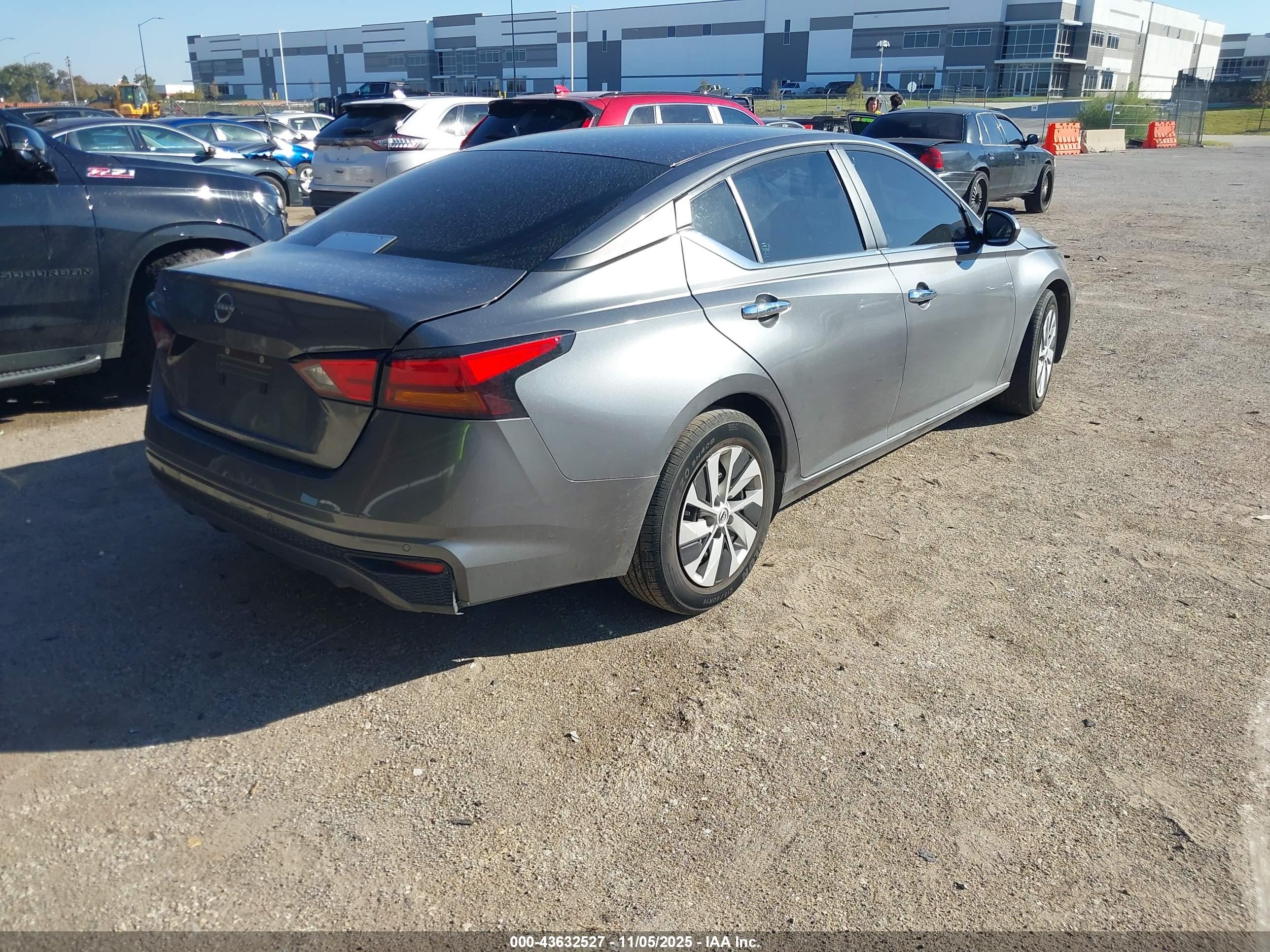 NISSAN ALTIMA image 4