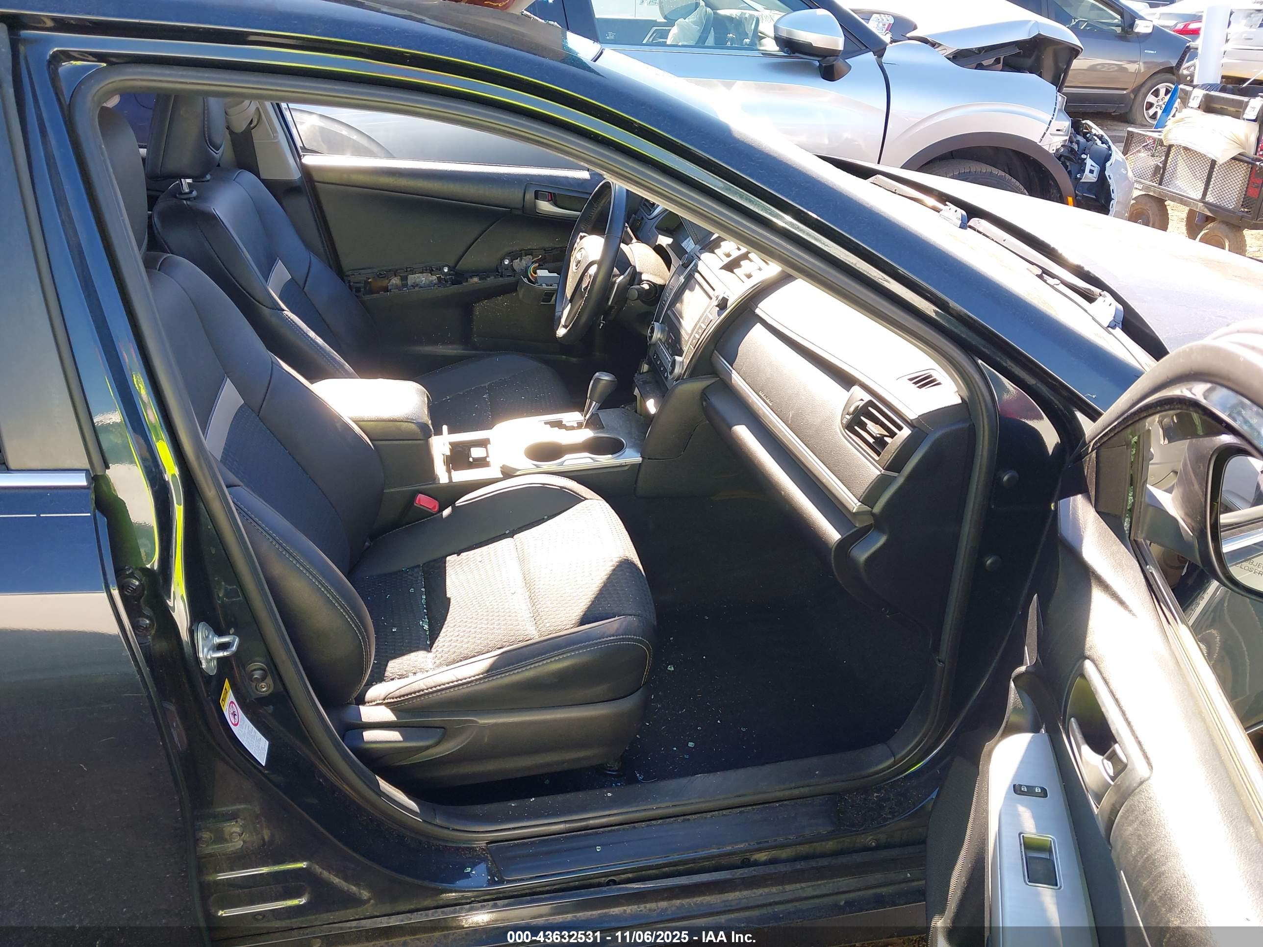 TOYOTA CAMRY image 5