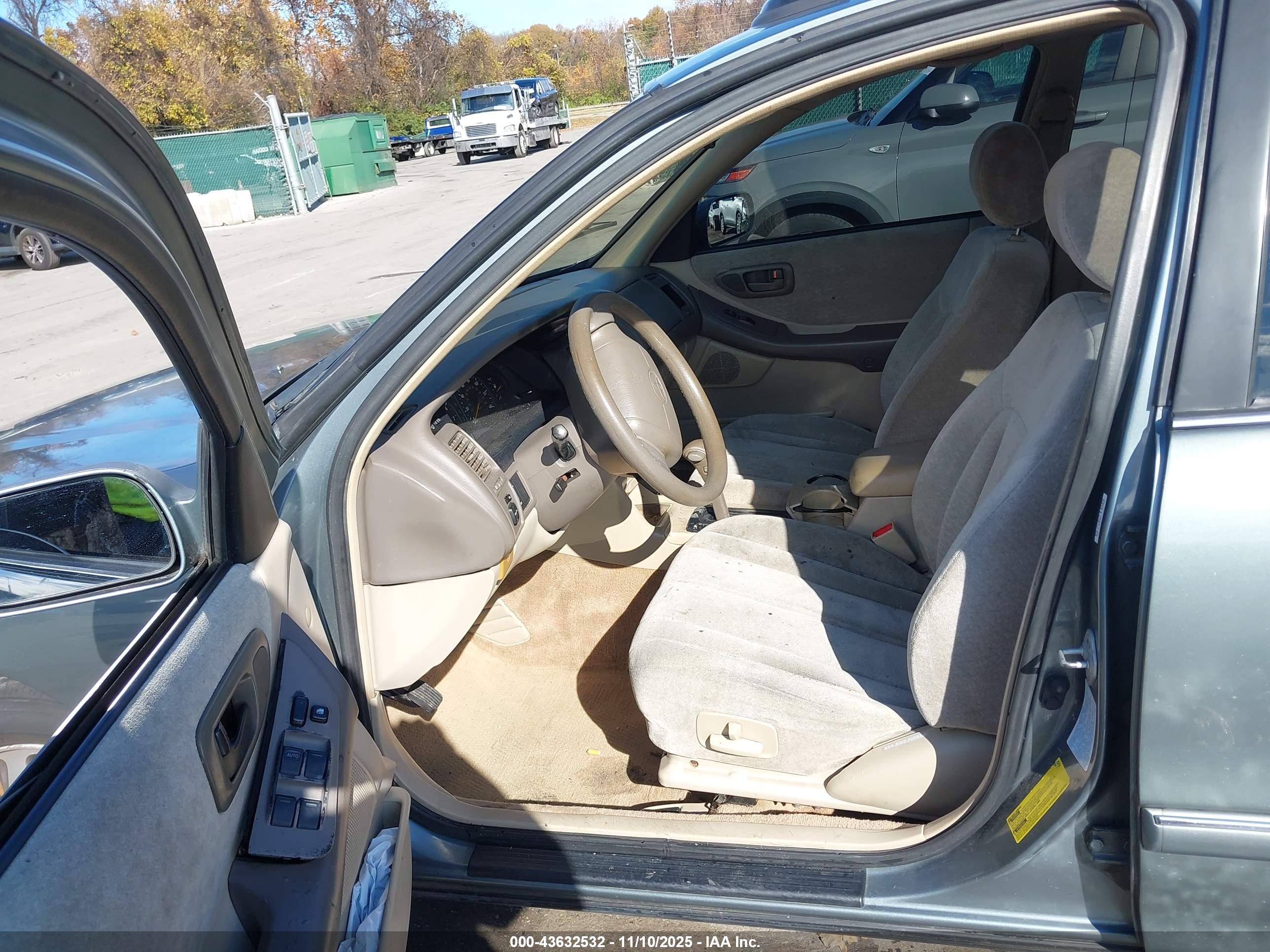 TOYOTA AVALON image 5
