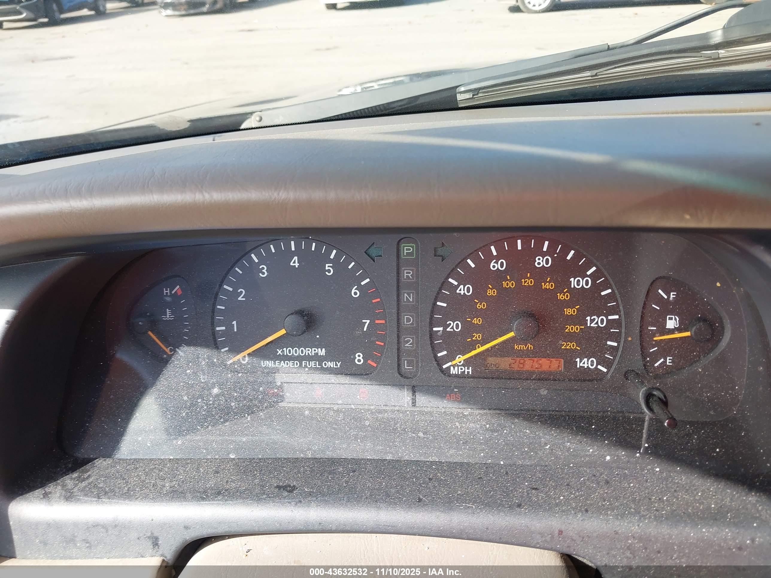 TOYOTA AVALON image 7