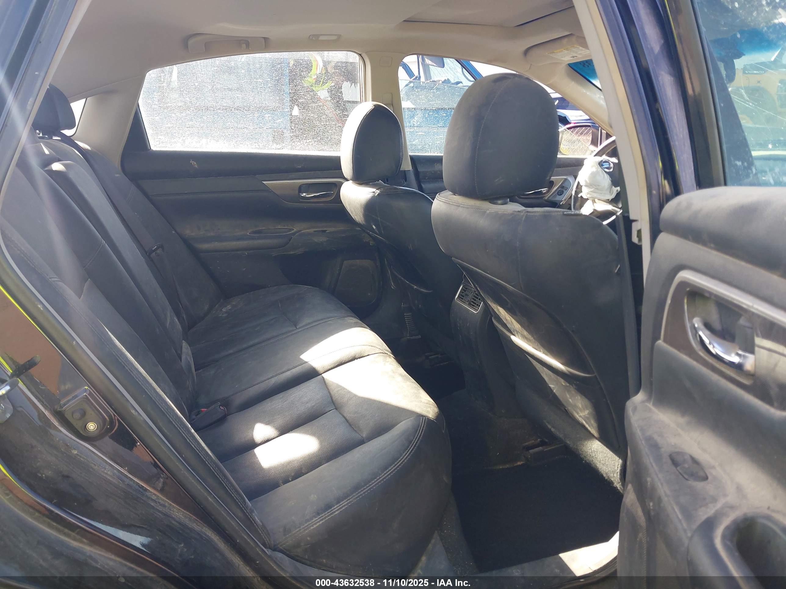NISSAN ALTIMA image 8