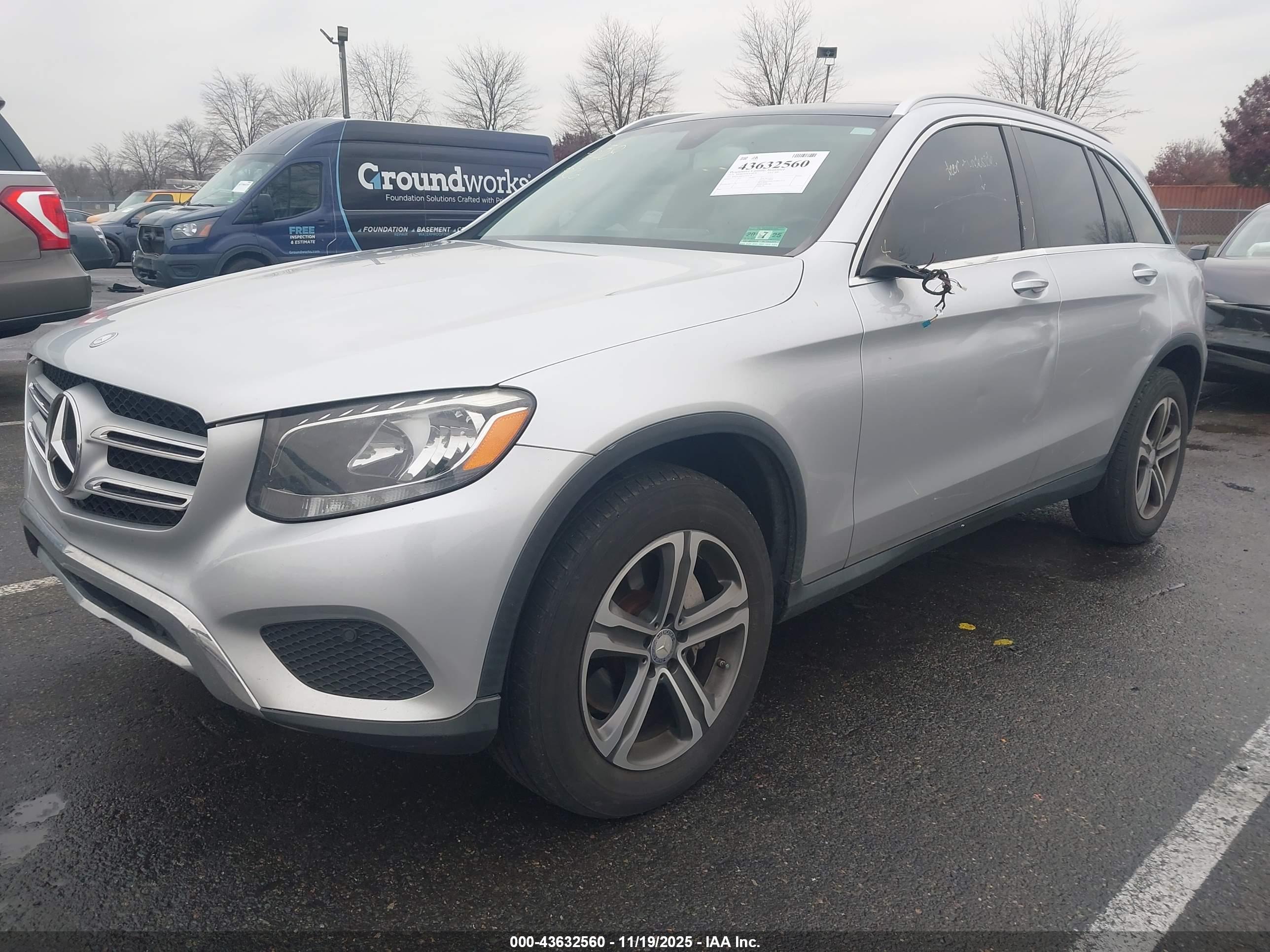 MERCEDES-BENZ GLC image 2