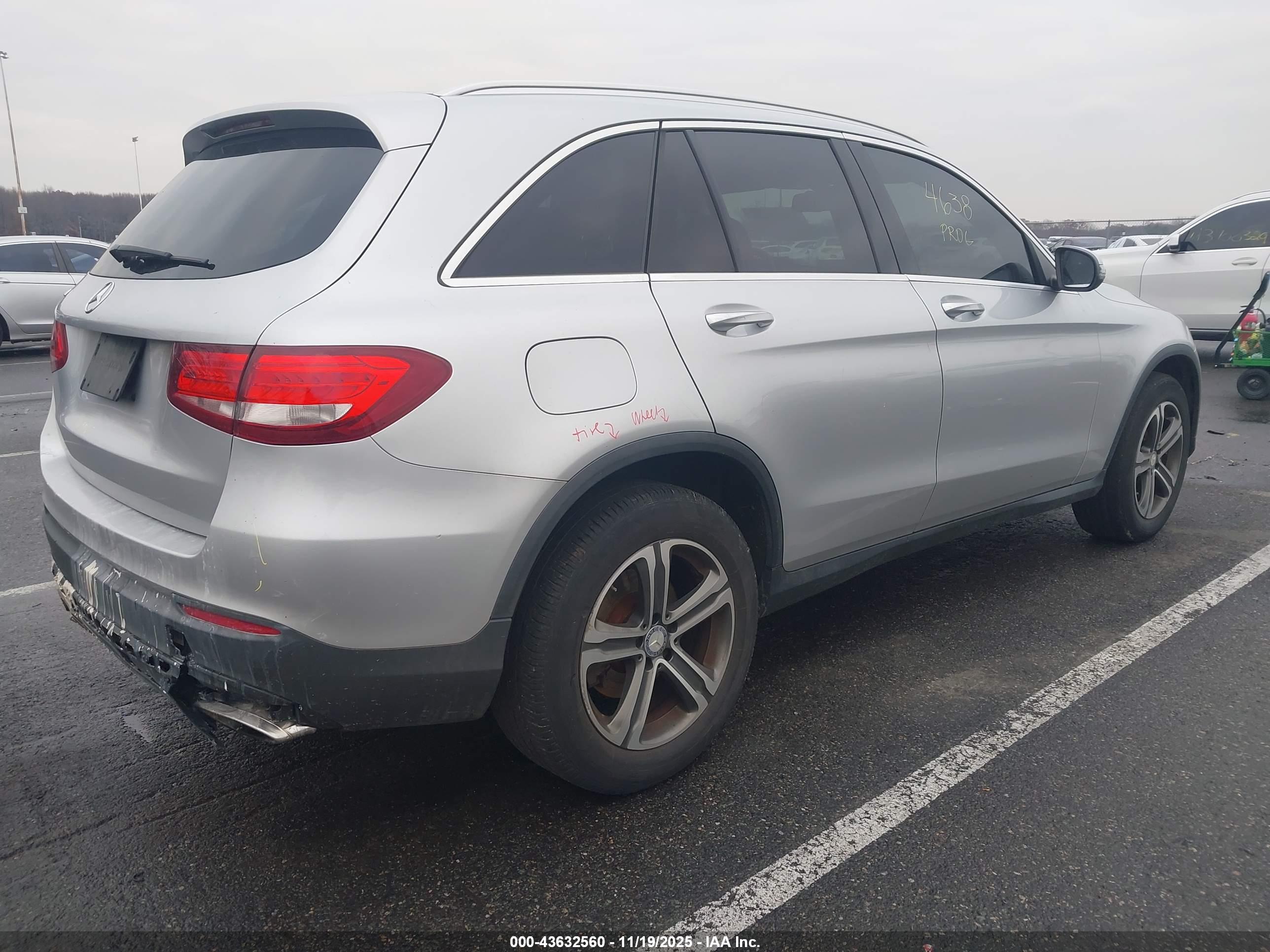MERCEDES-BENZ GLC image 4