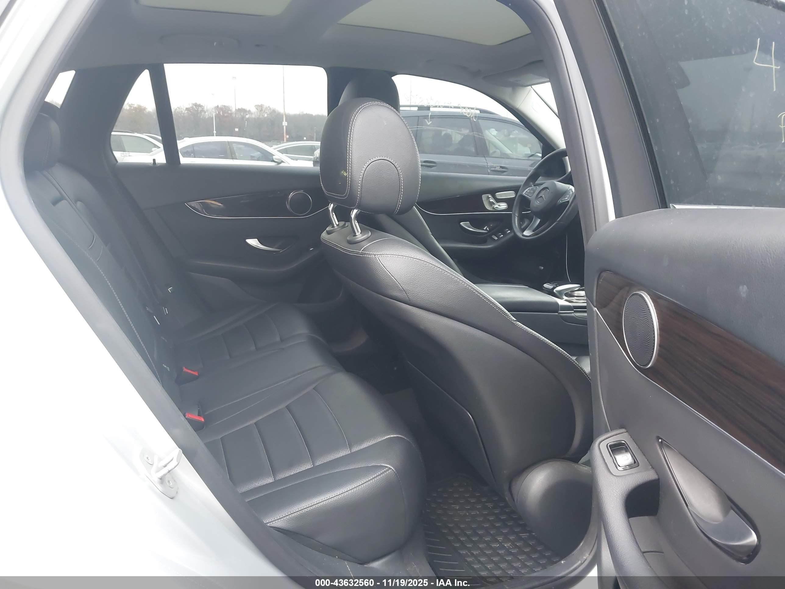 MERCEDES-BENZ GLC image 8