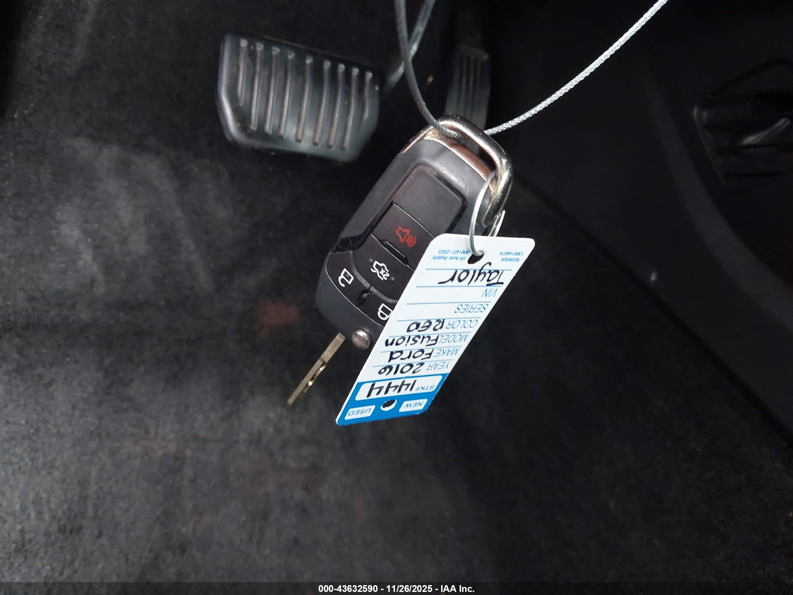 FORD FUSION image 11
