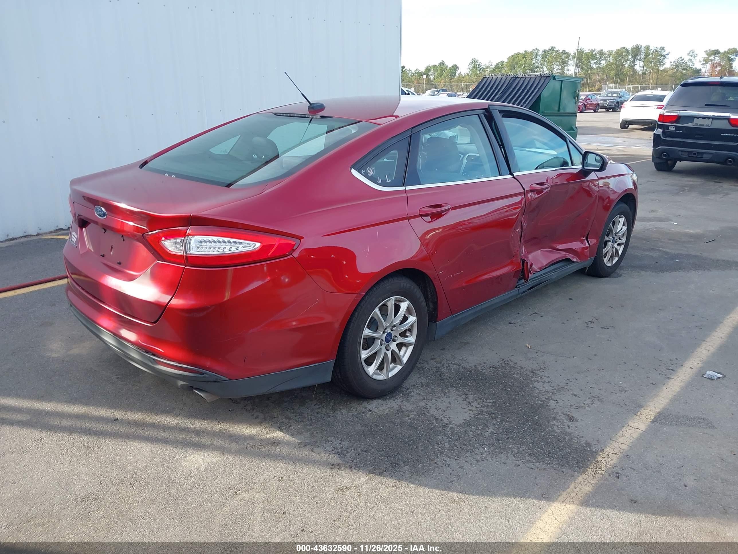 FORD FUSION image 4
