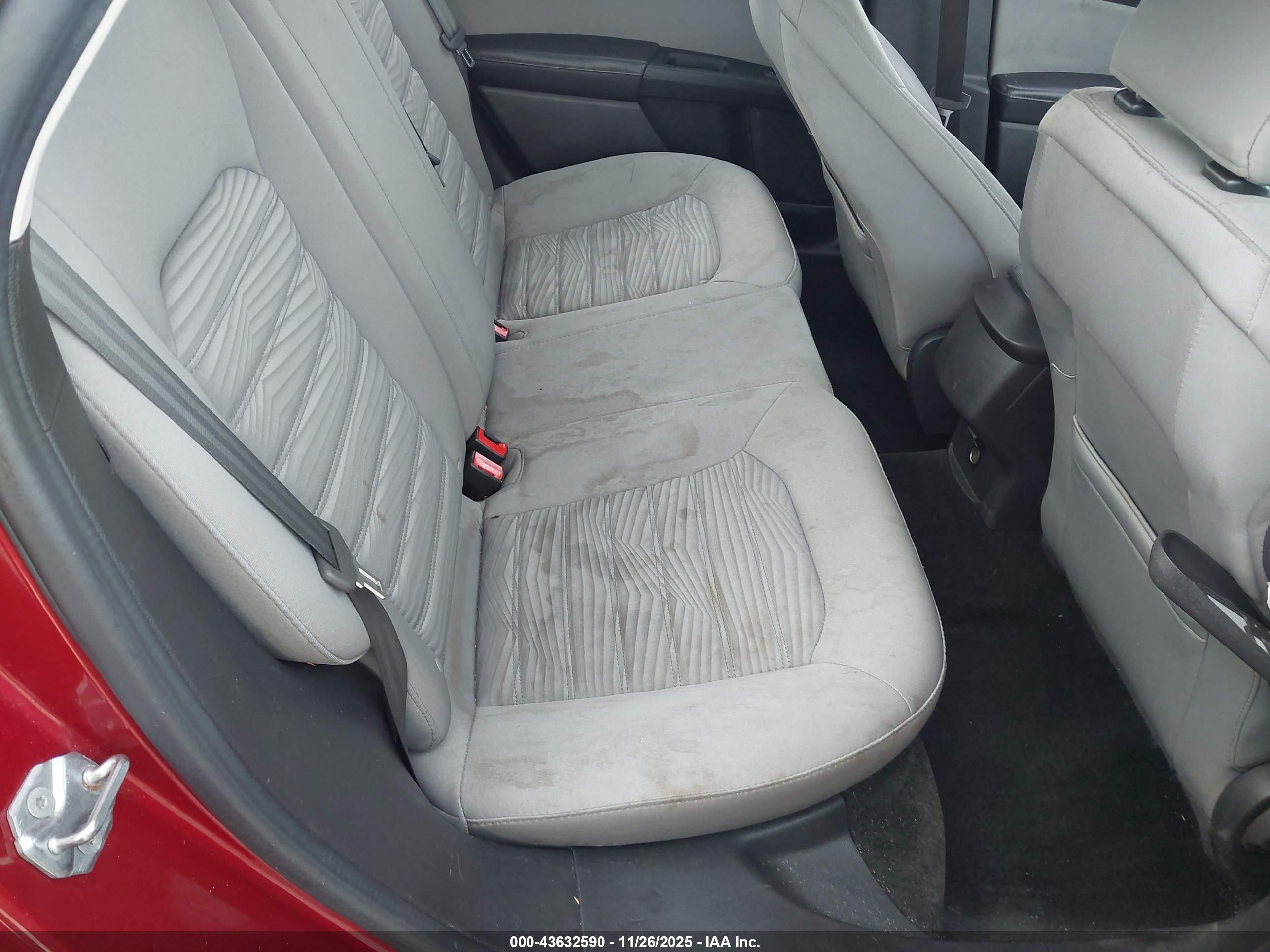 FORD FUSION image 8