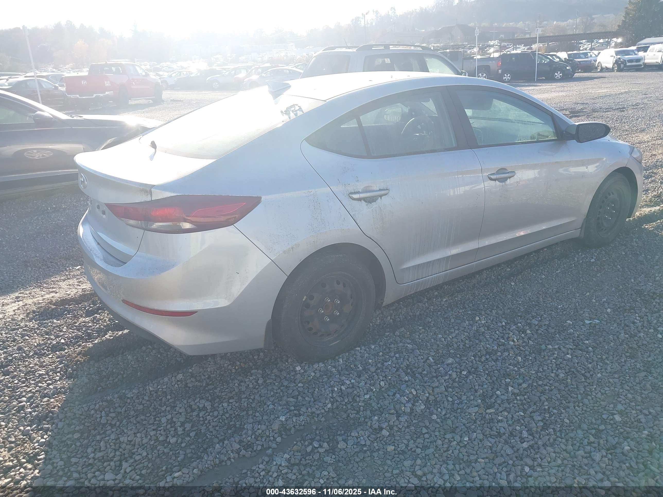 HYUNDAI ELANTRA image 4