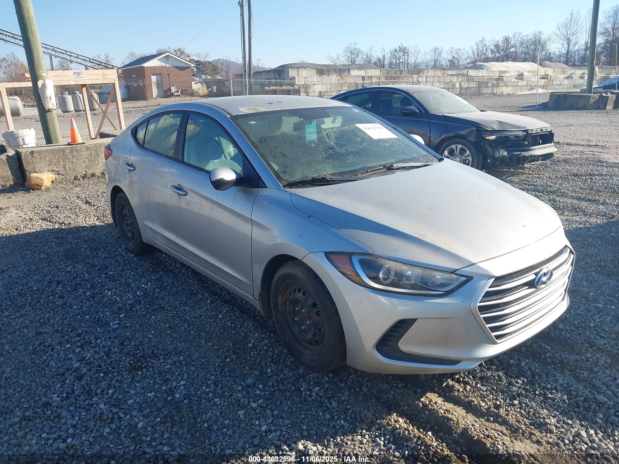 HYUNDAI ELANTRA image 6