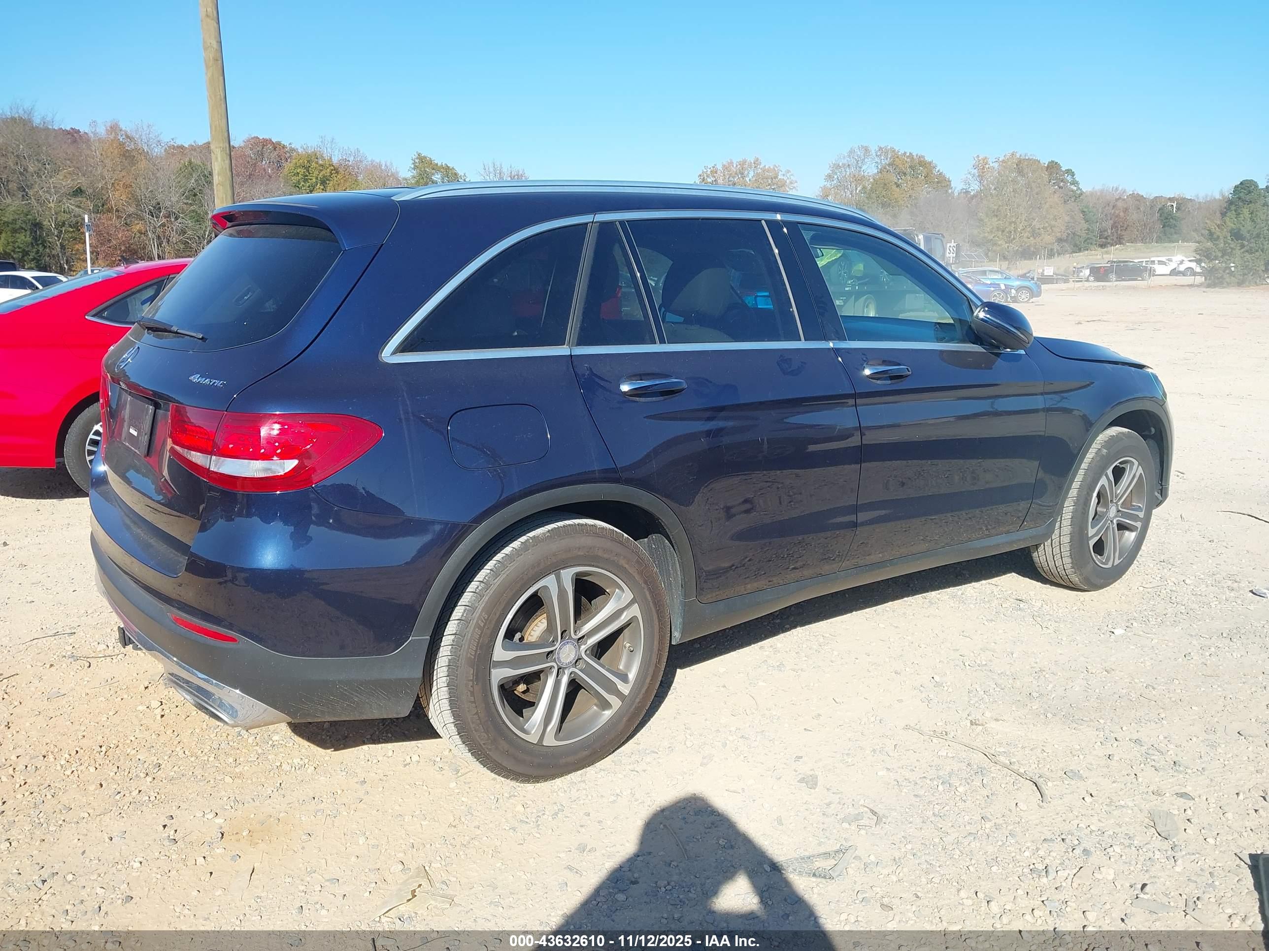 MERCEDES-BENZ GLC image 4