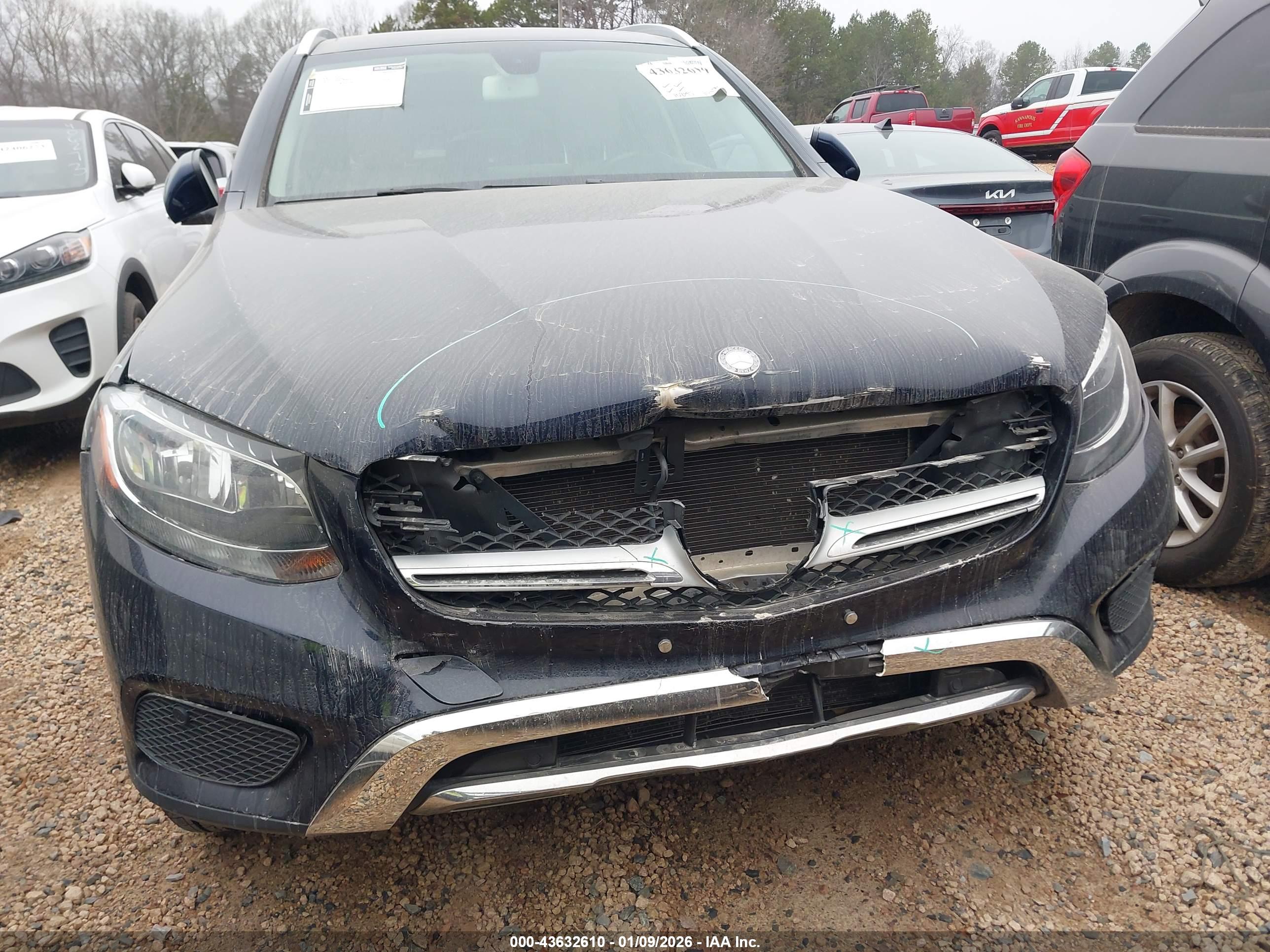 MERCEDES-BENZ GLC image 6