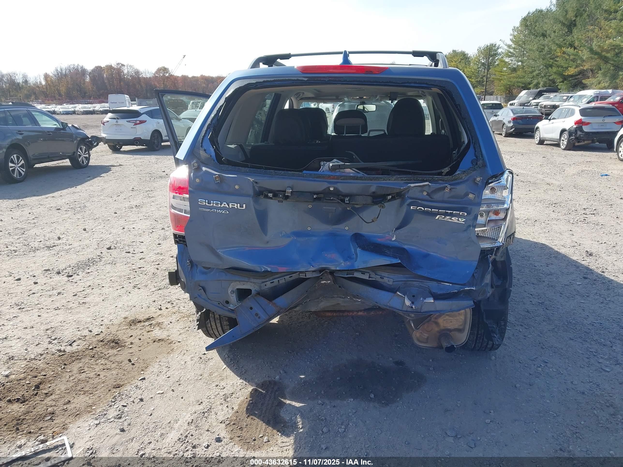 SUBARU FORESTER image 6