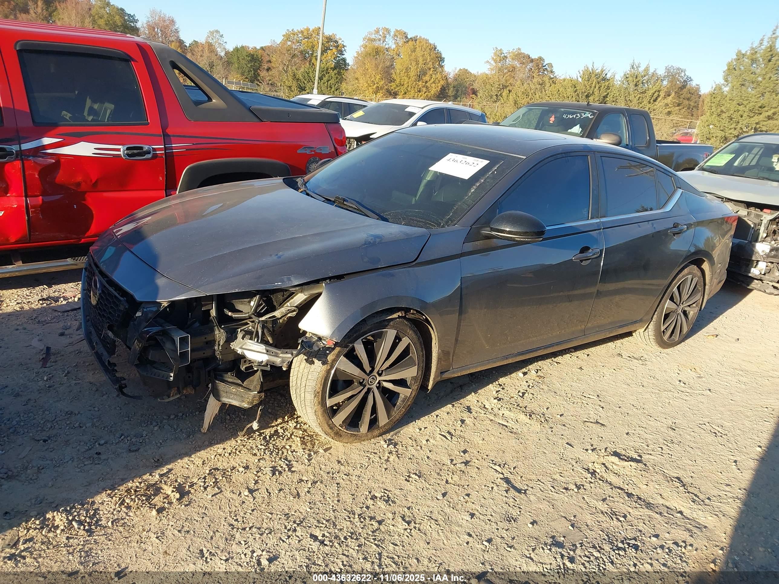 NISSAN ALTIMA image 2