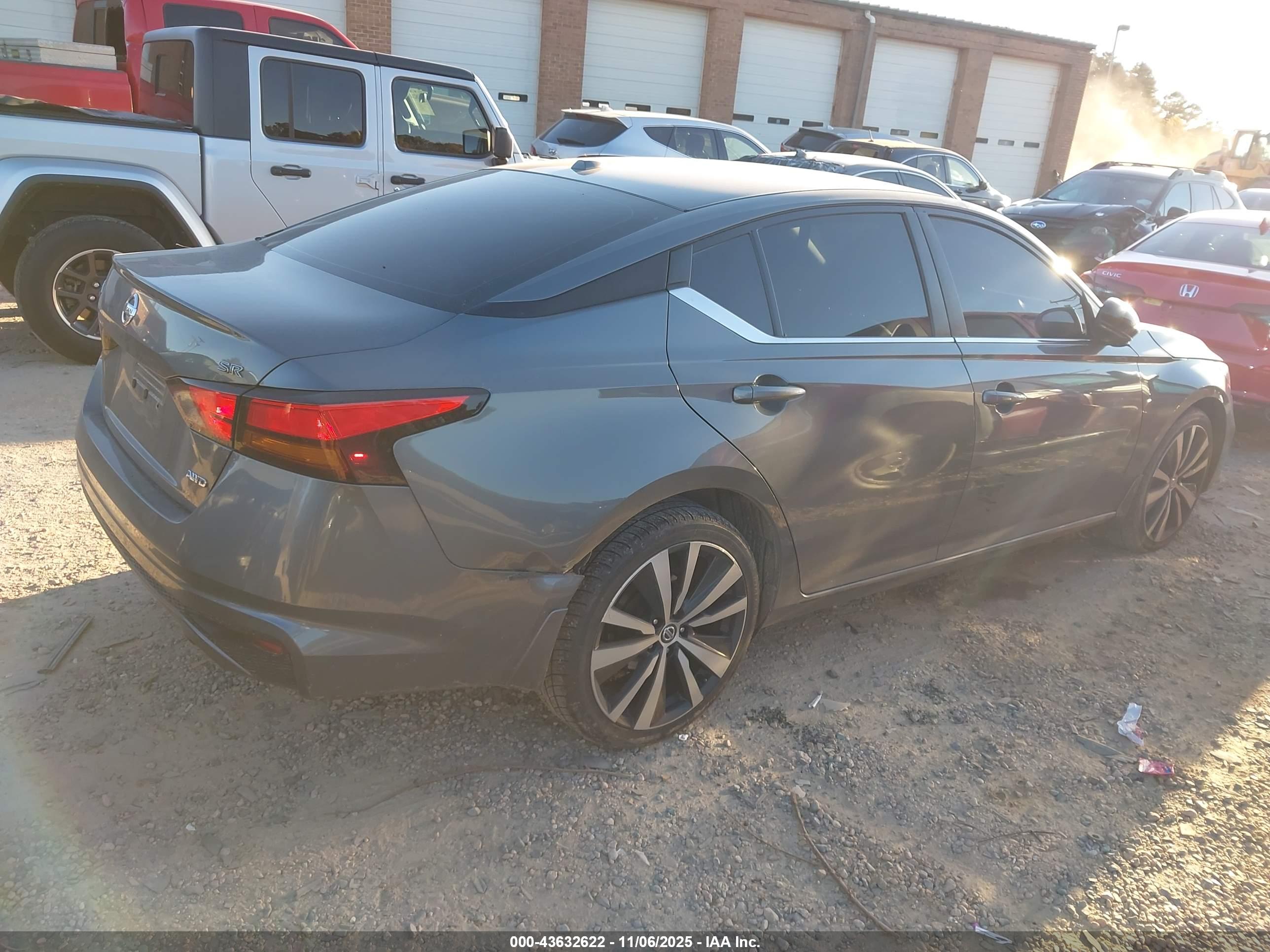 NISSAN ALTIMA image 4