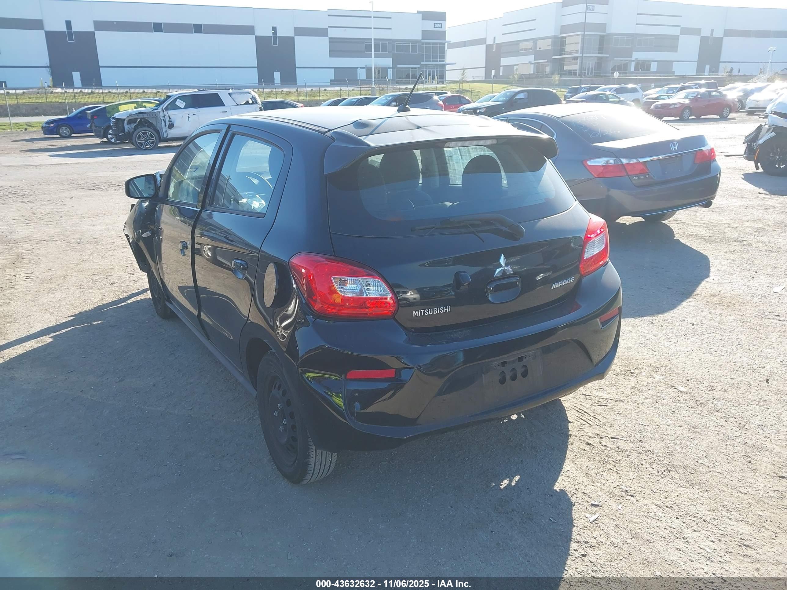 MITSUBISHI MIRAGE image 3