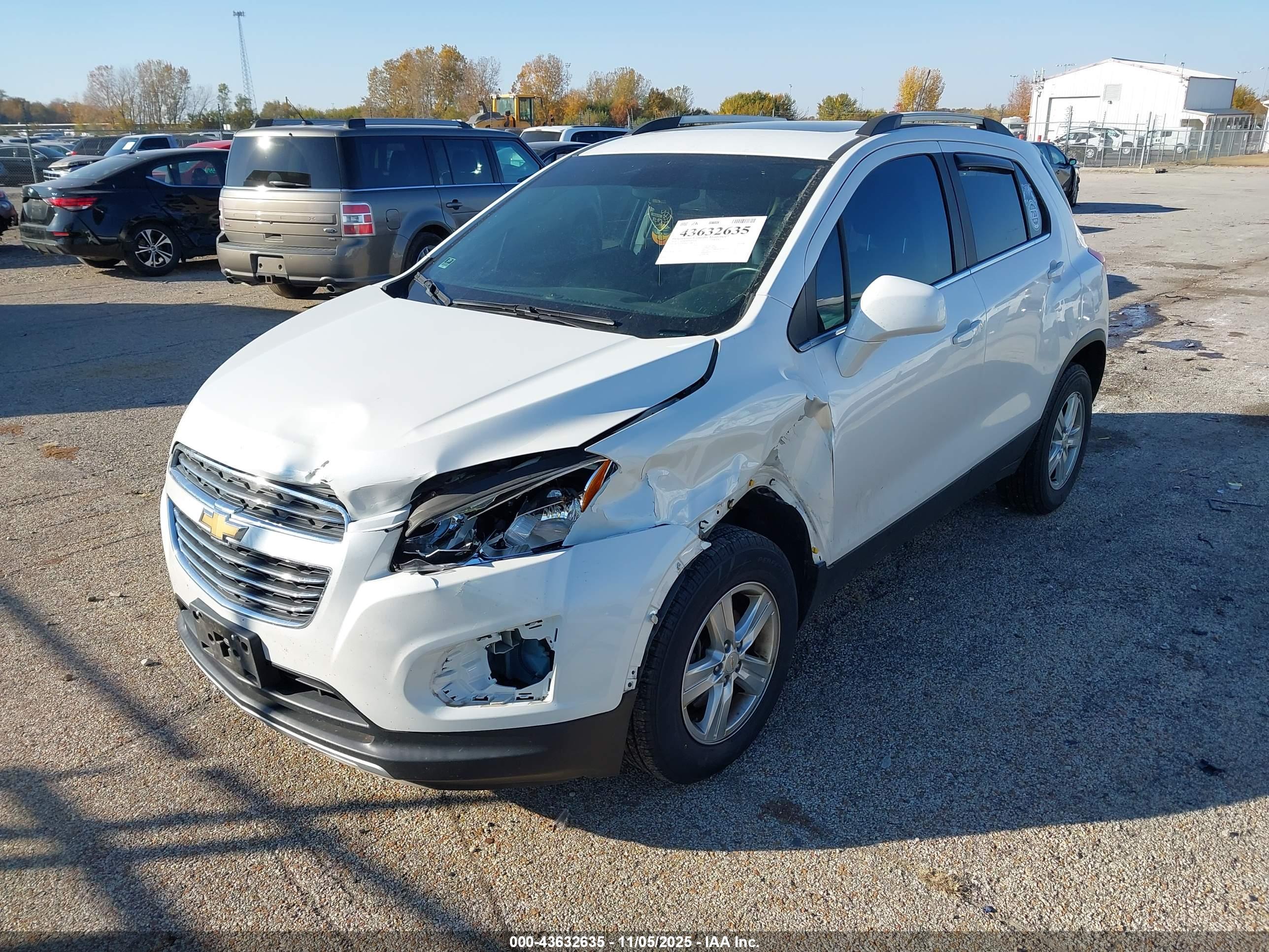 CHEVROLET TRAX image 2