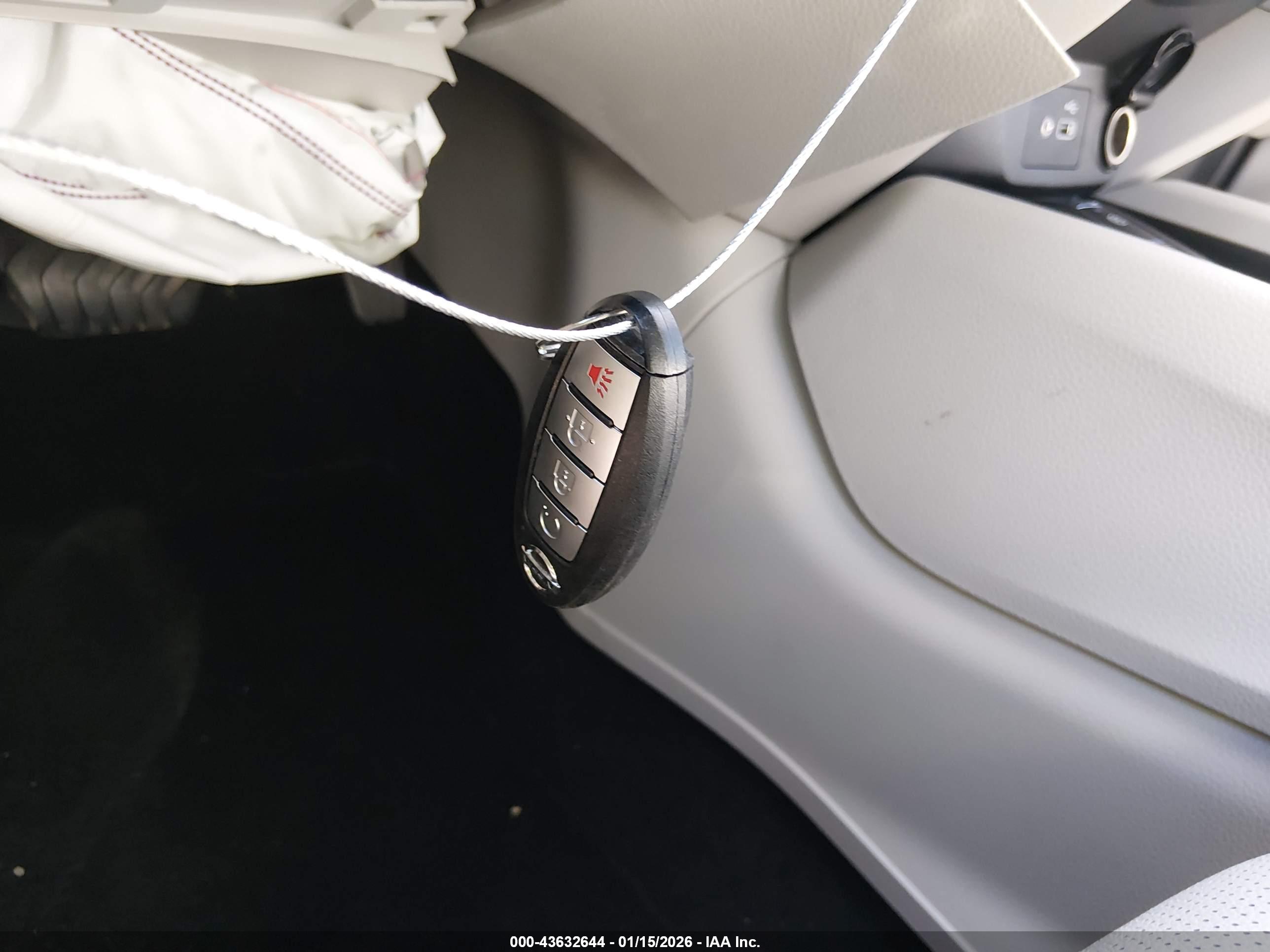 NISSAN ROGUE image 11